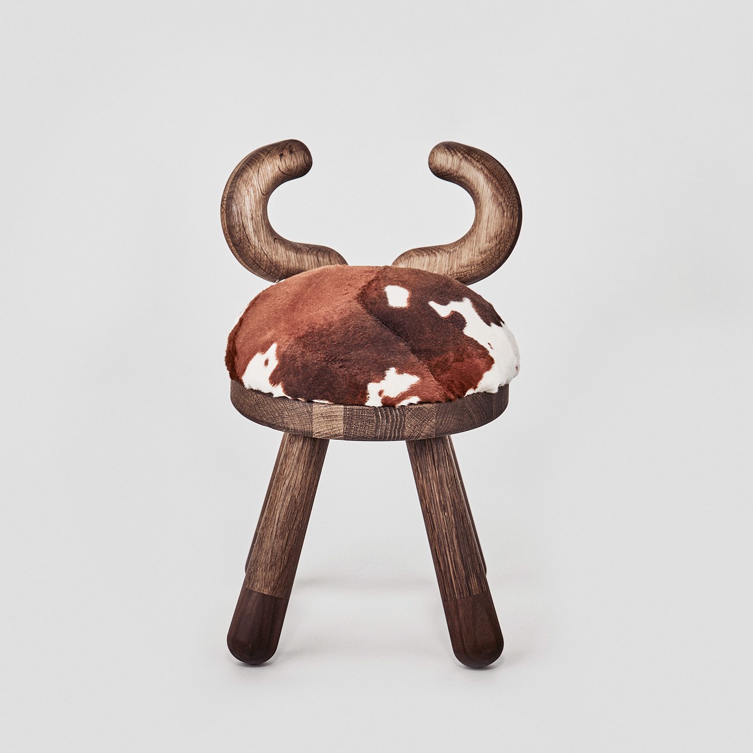 EO_Cow_Chair_01_1500.jpg