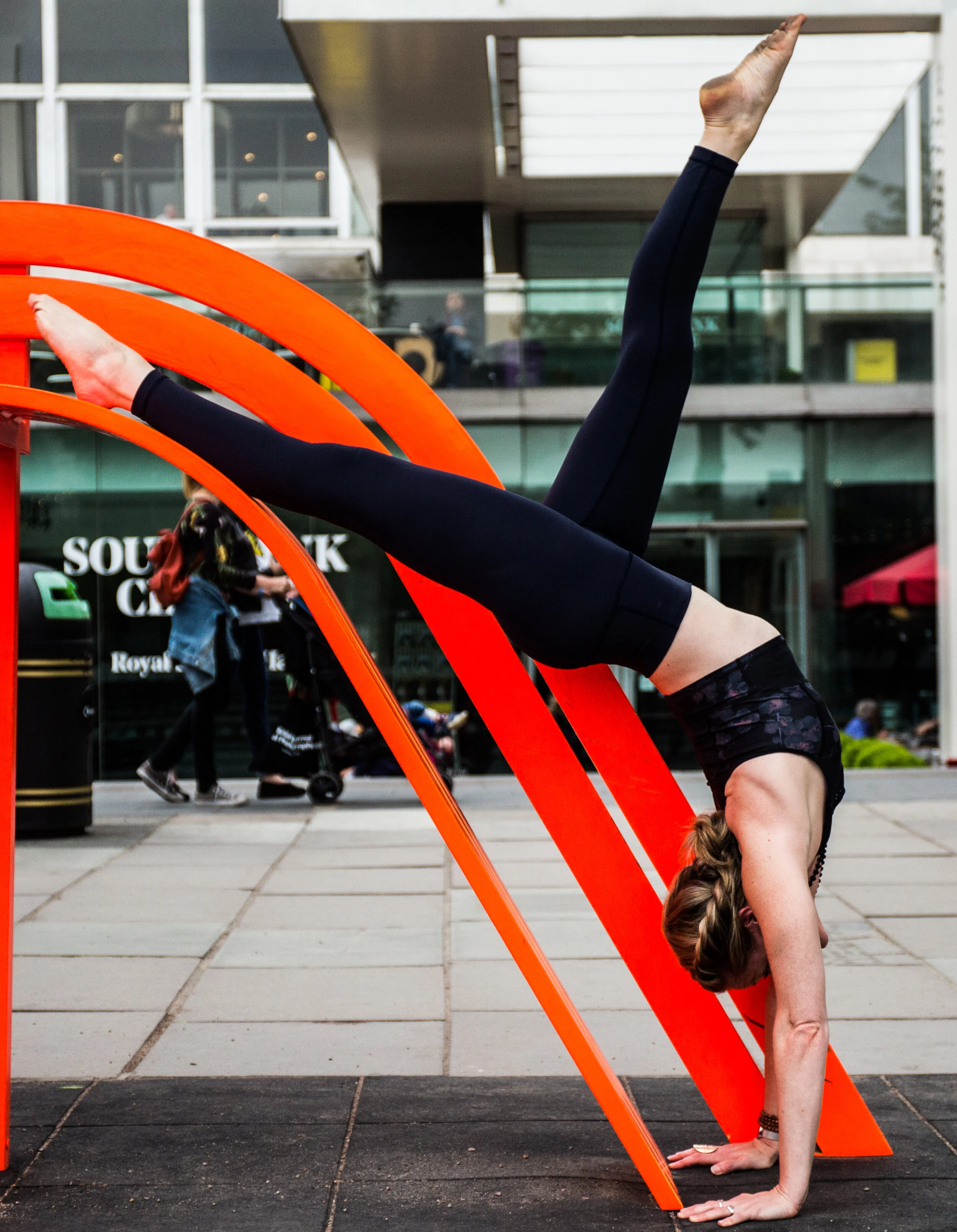  Ashley Ahrens Ashtanga Vinyasa yoga in London 15.jpg