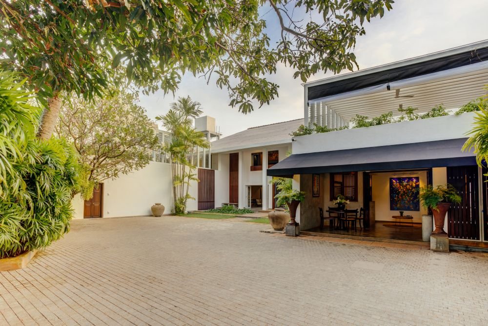 Lake Lodge 1 small.jpg