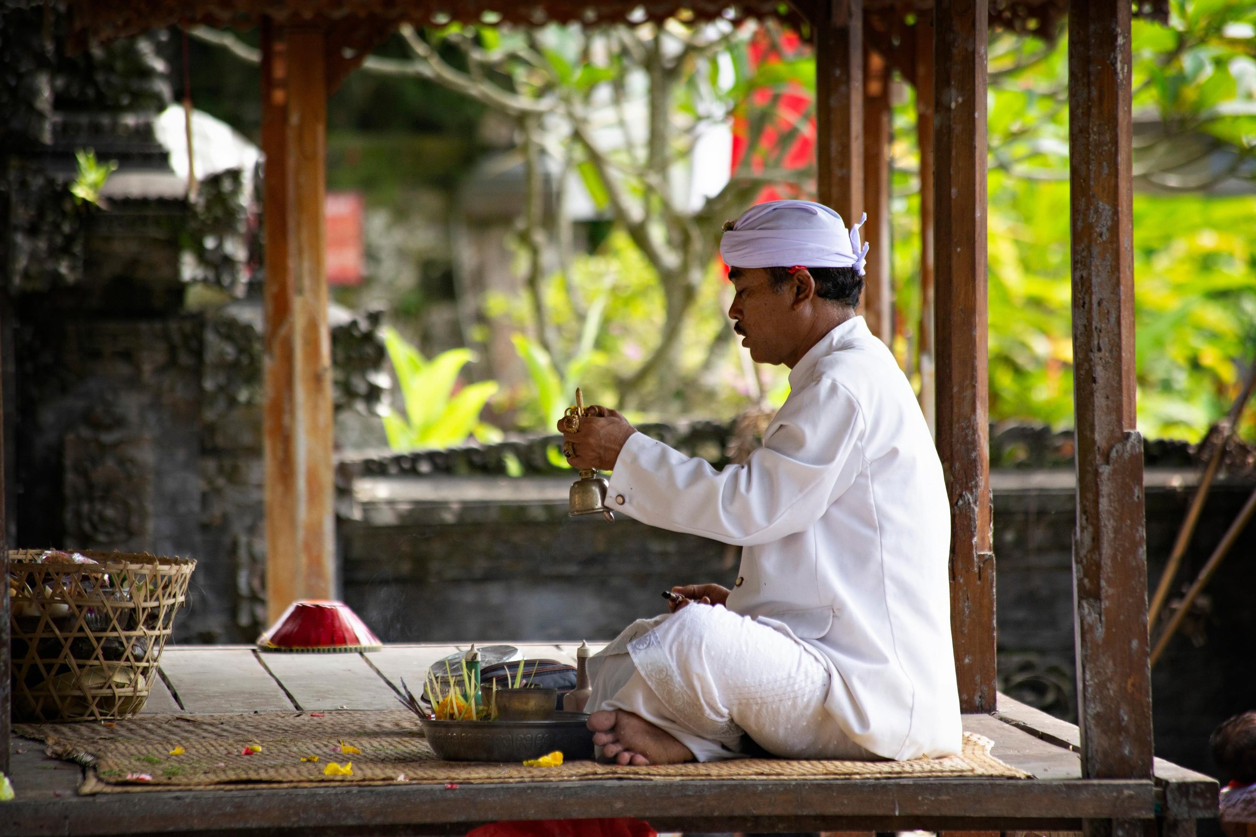 In Bali, access still matters.

Through long standing local relationships nurtured by the Indonesia team at @travelexclusiveasia guests are invited into a private Brahmana family compound in the highlands east of Ubud for a deeply personal introducti