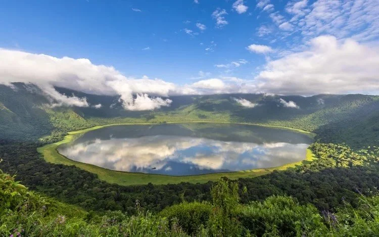 Ngorongoro&rsquo;s Overlooked Hiking Experience.

Frequently overshadowed by the famous Ngorongoro Crater, Empakaai offers one of the most rewarding hiking experiences in the Ngorongoro Highlands.

The journey begins with a scenic drive through volca