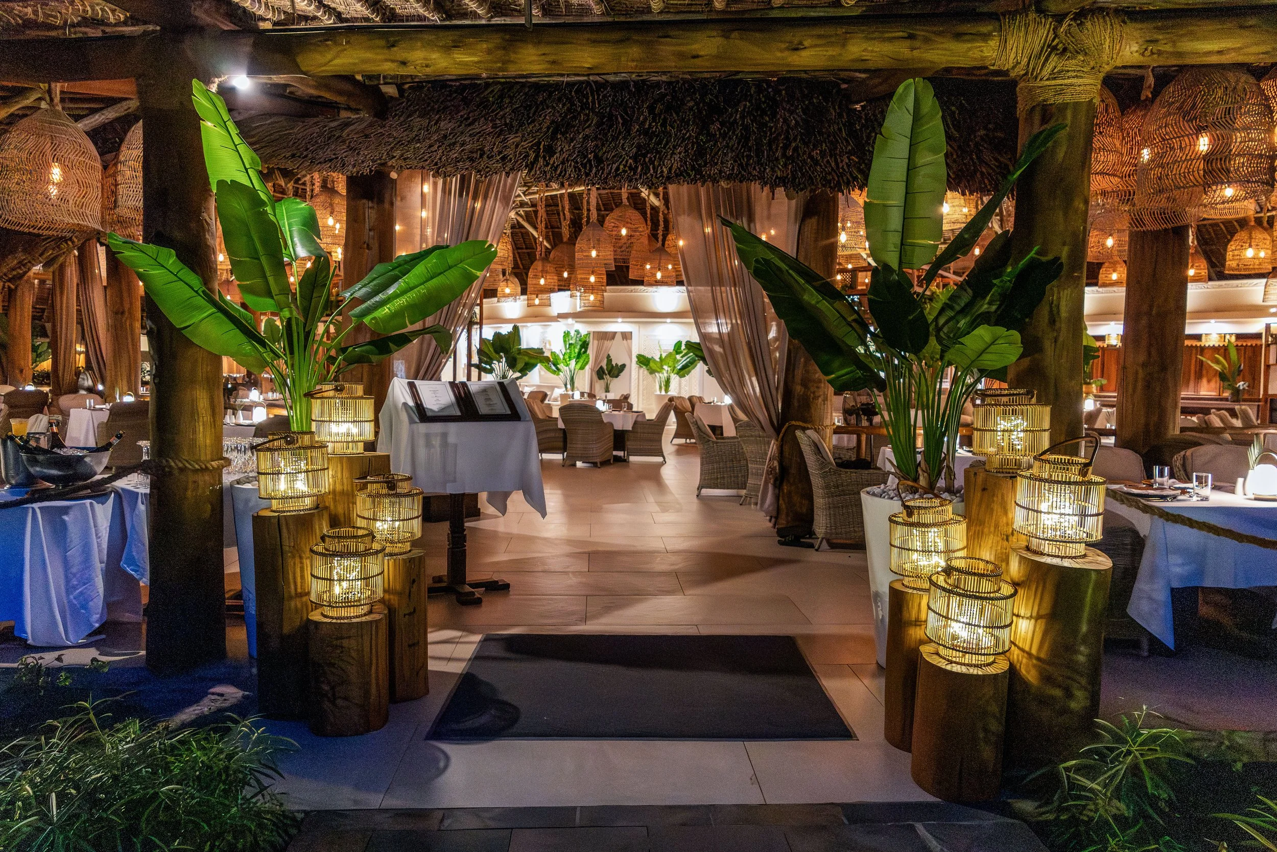 Breezes-Salama-Restaurant-1.jpg