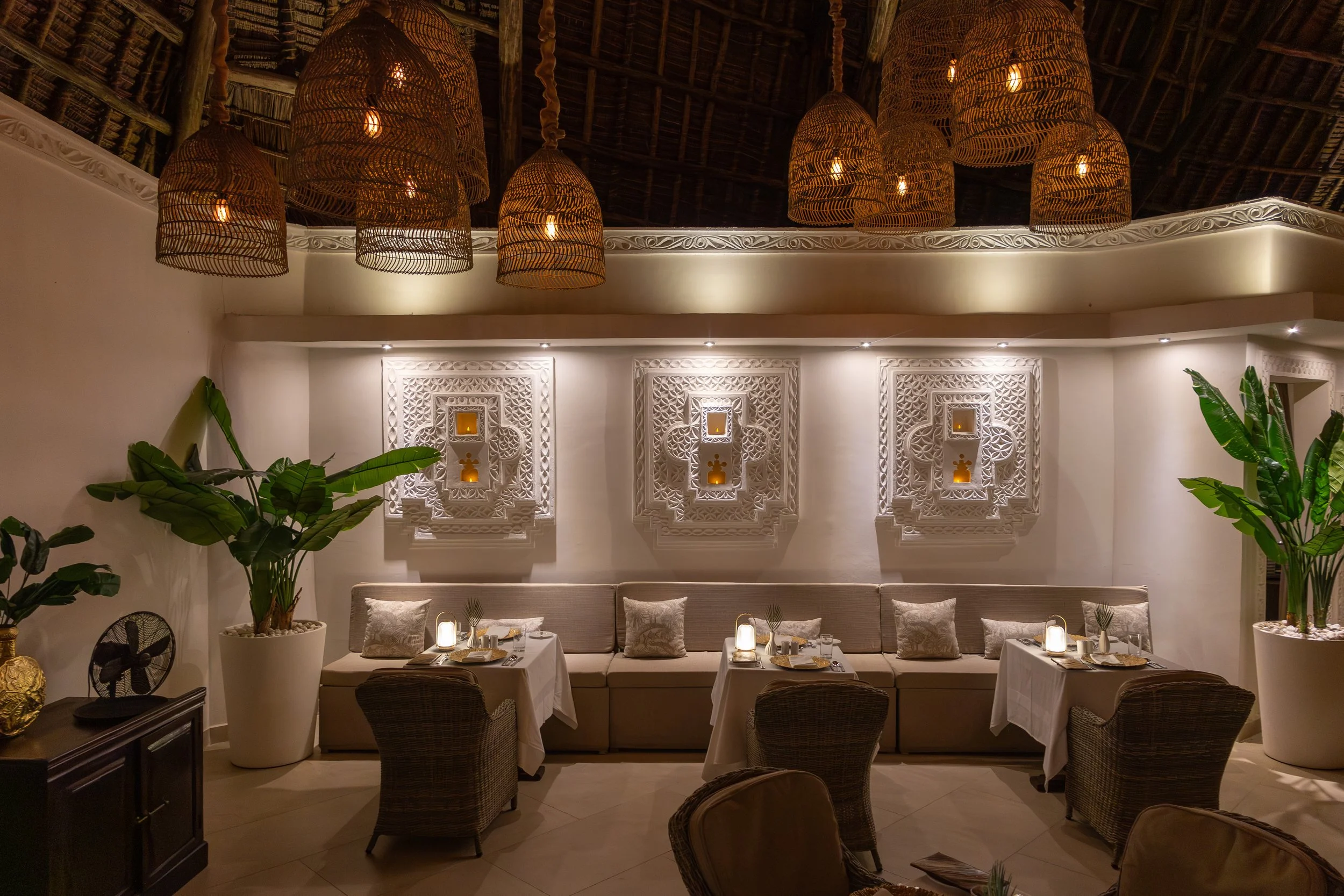 Breezes-Salama-Restaurant-2.jpg