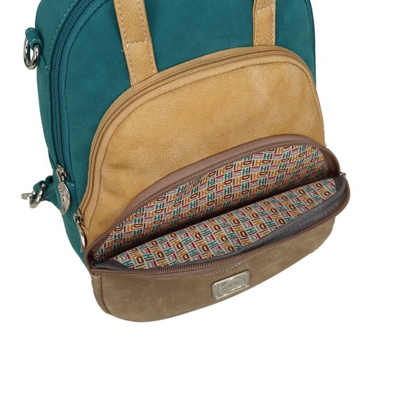 EG02 FRONT POCKET LR.jpg