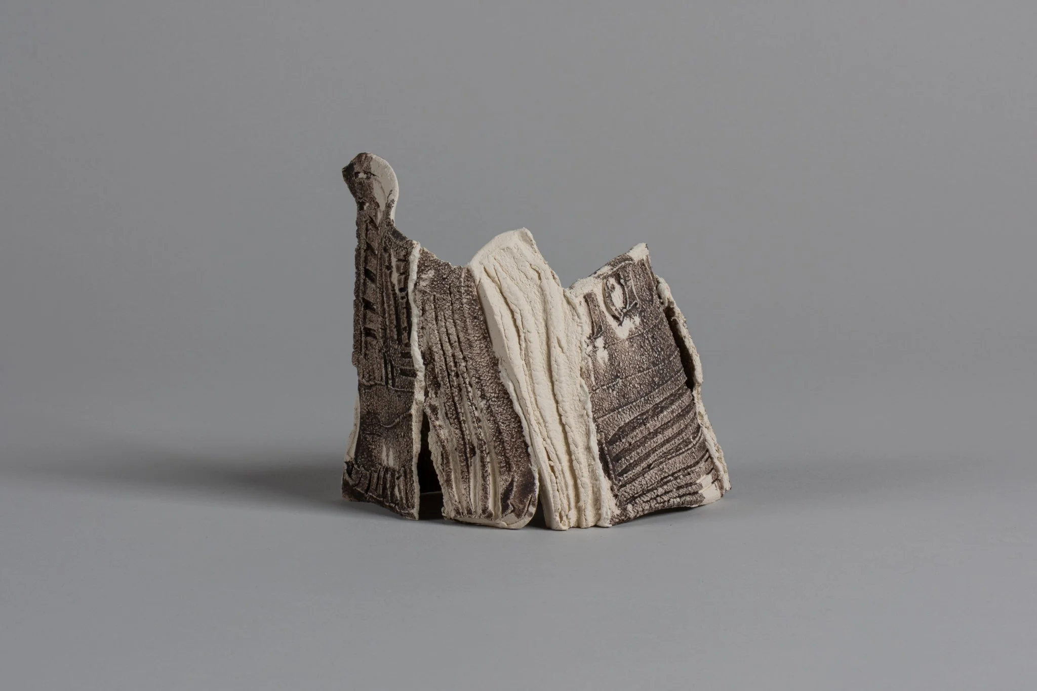Strut, 11cm high.