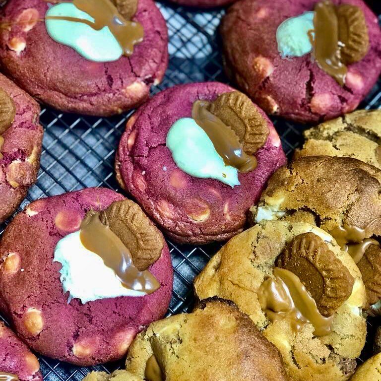 Lotus Biscoff cookies are always super popular but our special hybrid Red Velvet Biscoff cookies is probably the one in the highest demand. Today it is our special of the week at @trumanmarkets. Catch us there till 6PM. #chocolatedinocompany #trumanm