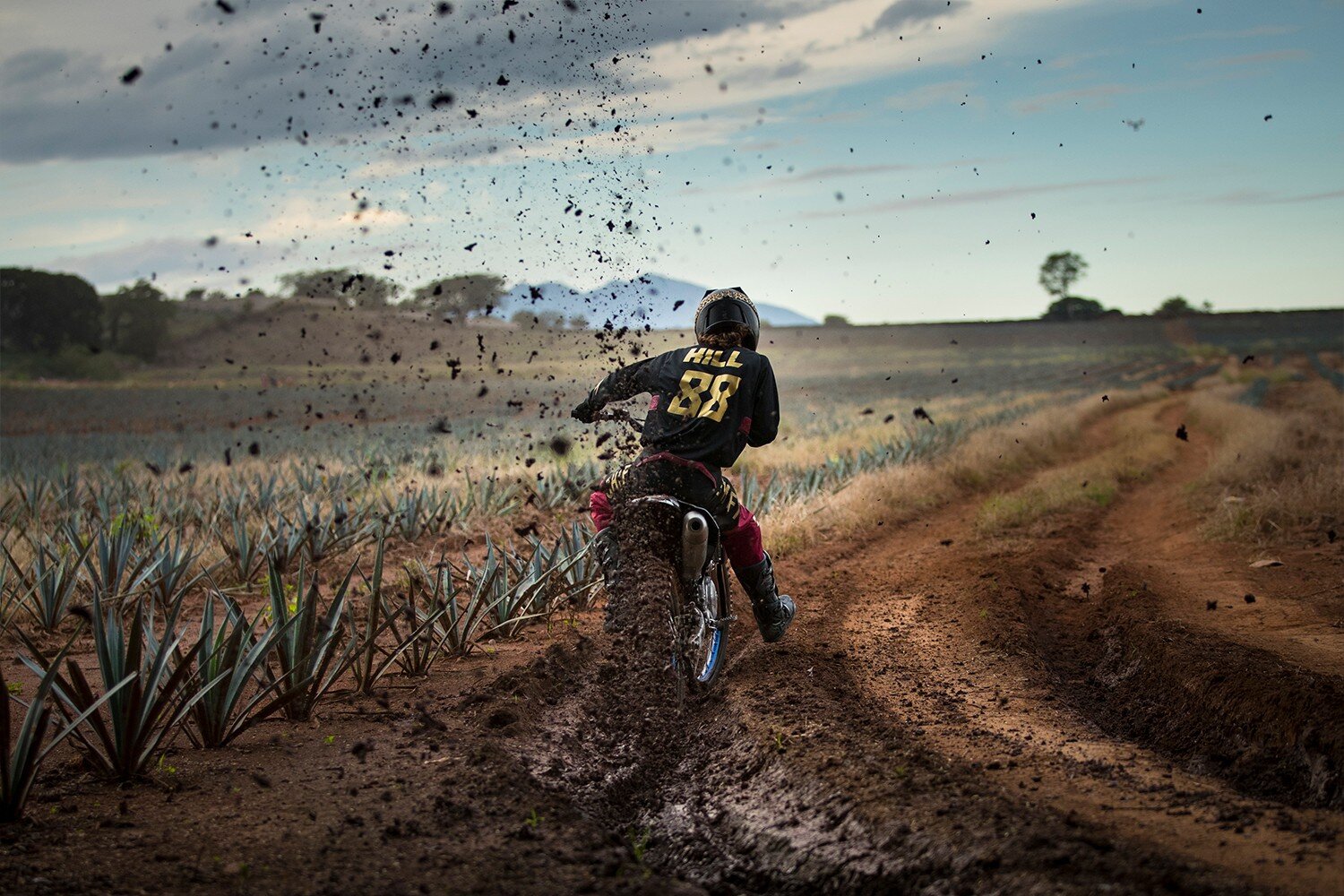 https---hypebeast.com-image-2019-03-shift-mx-endless-mexico-jimmy-hill-video-03.jpg