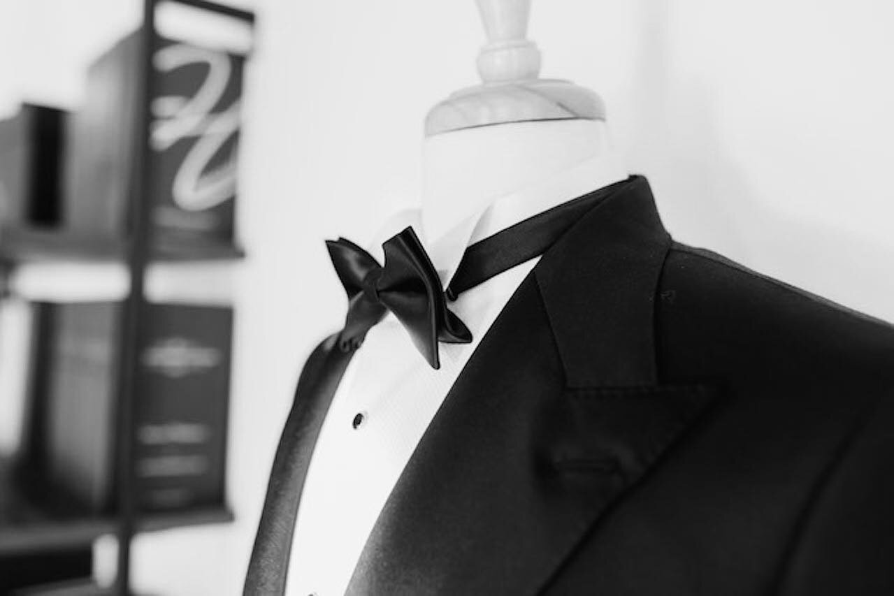 Tuxedos are always popular for weddings no matter the season. Whether you are looking for a solid black or an interesting pattern or texture for a dinner jacket, we&rsquo;ve got you covered.
&bull;
&bull;
&bull;
#bespoke #bespoketailoring #bespokesui