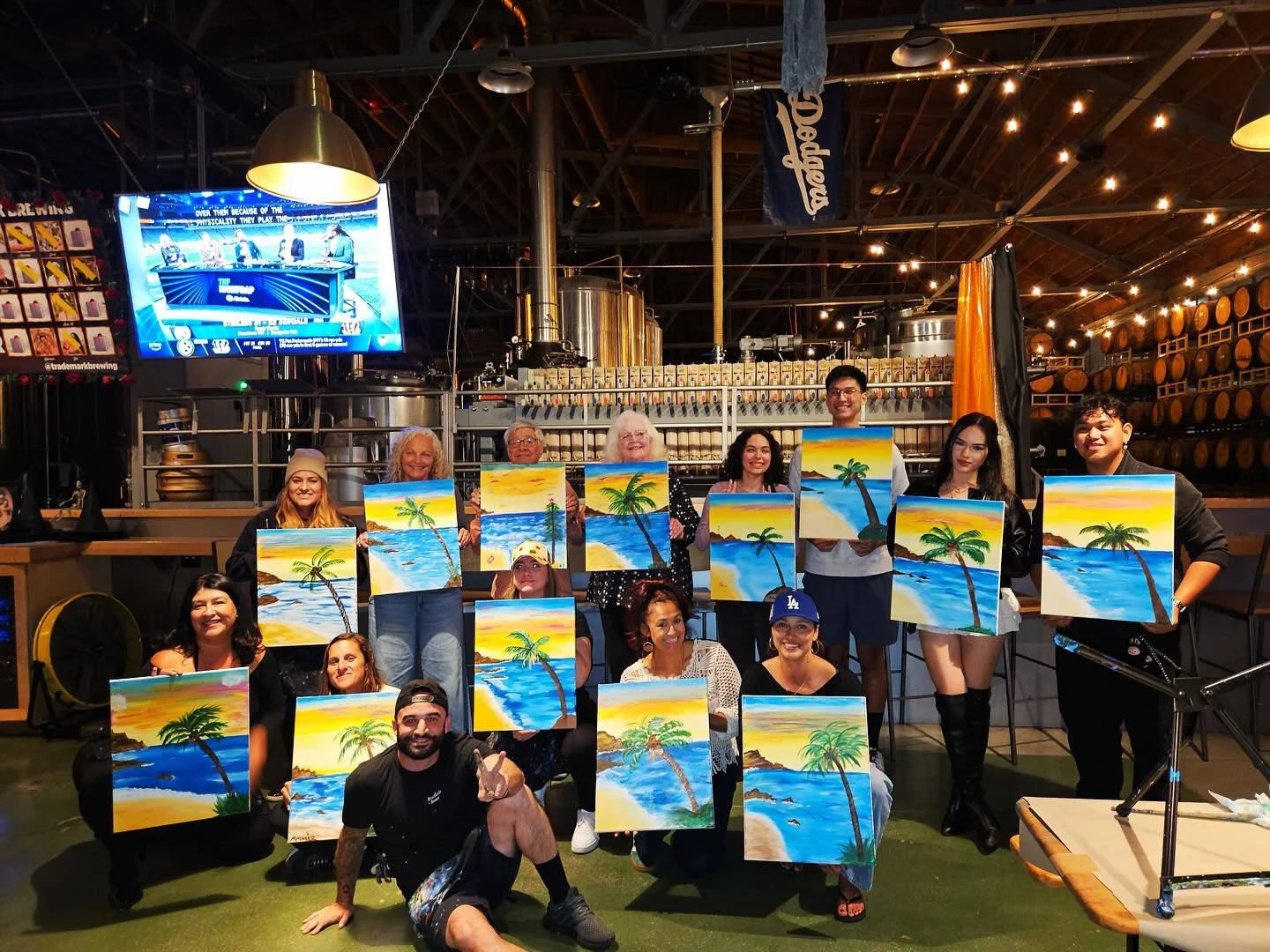 Another fun event at @trademarkbrewing with @ivanzunoart !! Don’t miss the next one this Thursday, instructed by Celeen! #bestofla #bestoflosangeles #bestoflb #bestoflongbeach #brushstrokesandbevs #brushstrokesandbeverages #art #artandbeer #pai