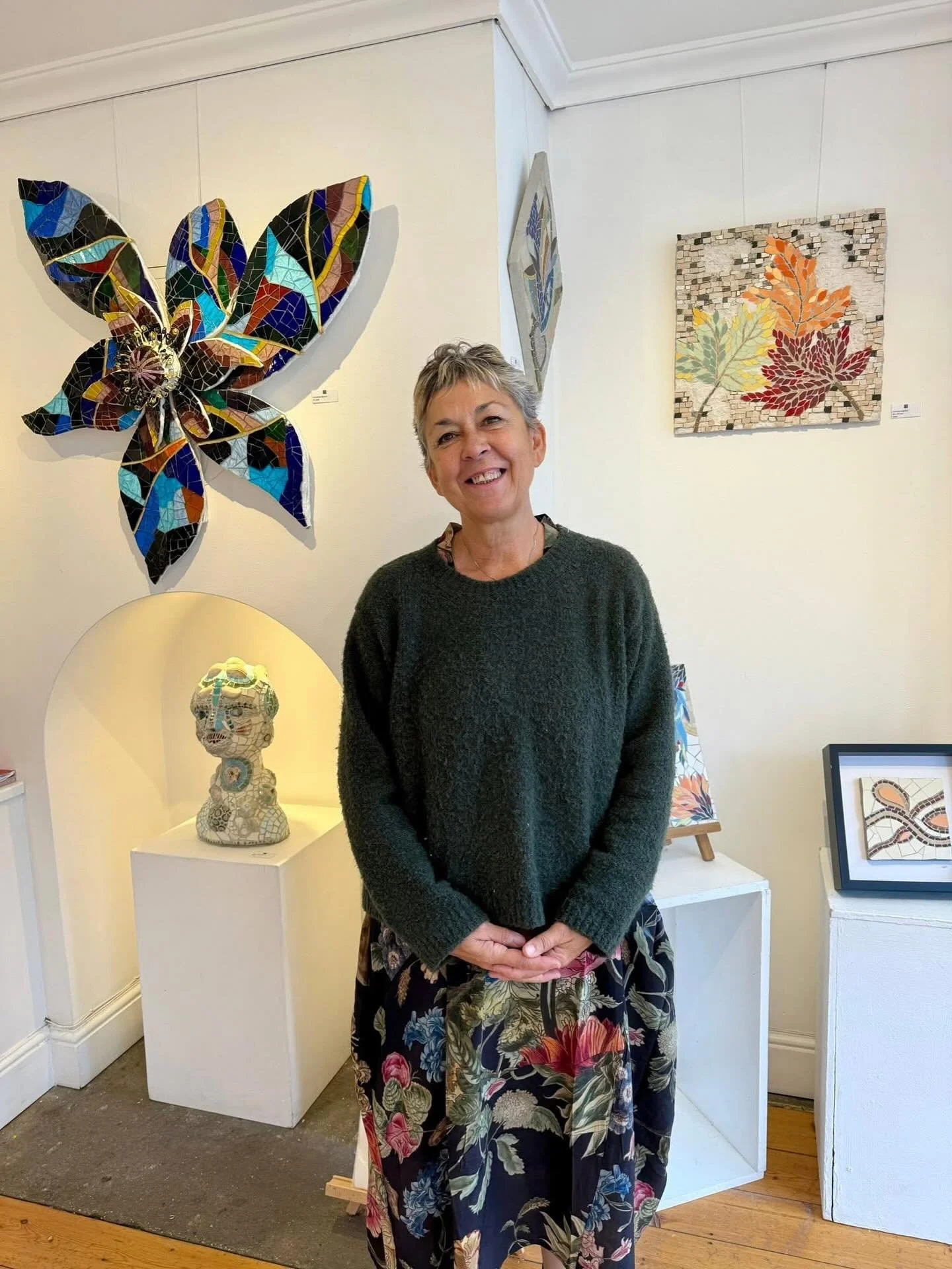 Last chance to pop in and see @barbaramansiart beautiful exhibition @thefountaingallery today. The show finishes at 5pm so get your skates on! #mosicart #fountaingallery #barbaramansiart