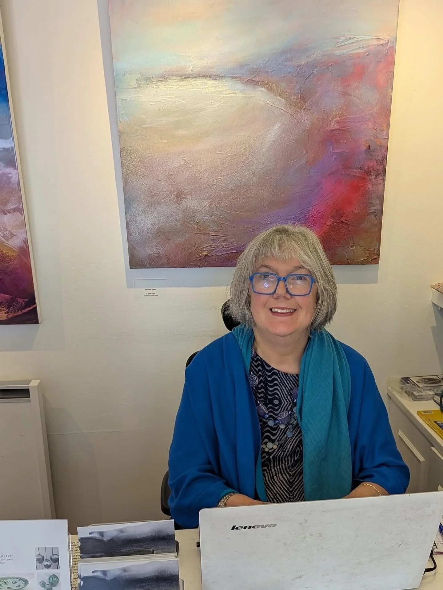 Lovely to see @bevwallerart in the gallery hard at work:) Pop into the gallery this weekend to see this gorgeous show and say hello 👋 #fountaingallery #beveallerart #irredescent