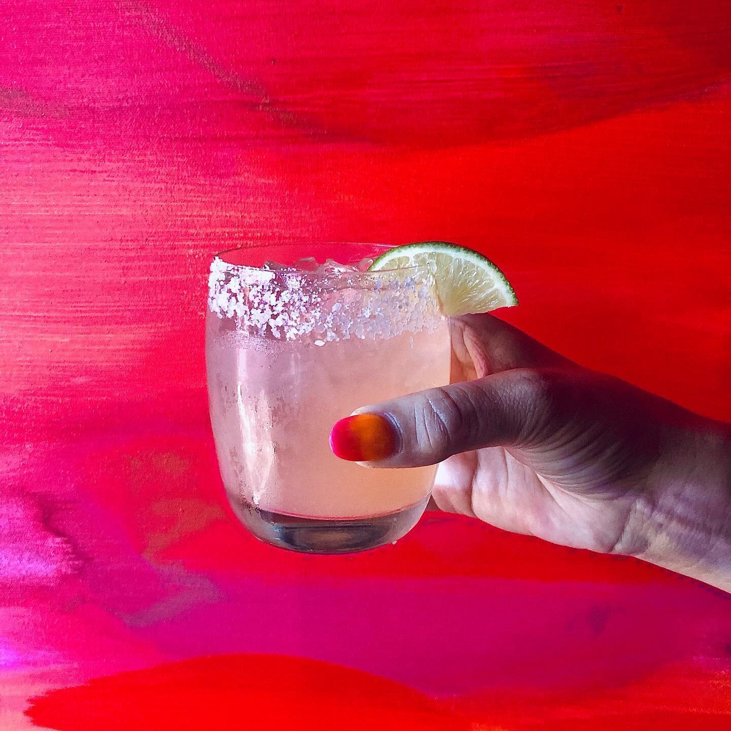 THIRSTY? we got you covered💥
Our TEQUILA ROSA will #quenchyourthirst featuring
🔸grapefruit juice
🔸ginger beer
🔸agave
🔸lime
WE HAVE AIR CONDITIONING TOO
#cheers #tastylibation #patioseason #staycool😎
artwork by @lucyschappyart 🎨