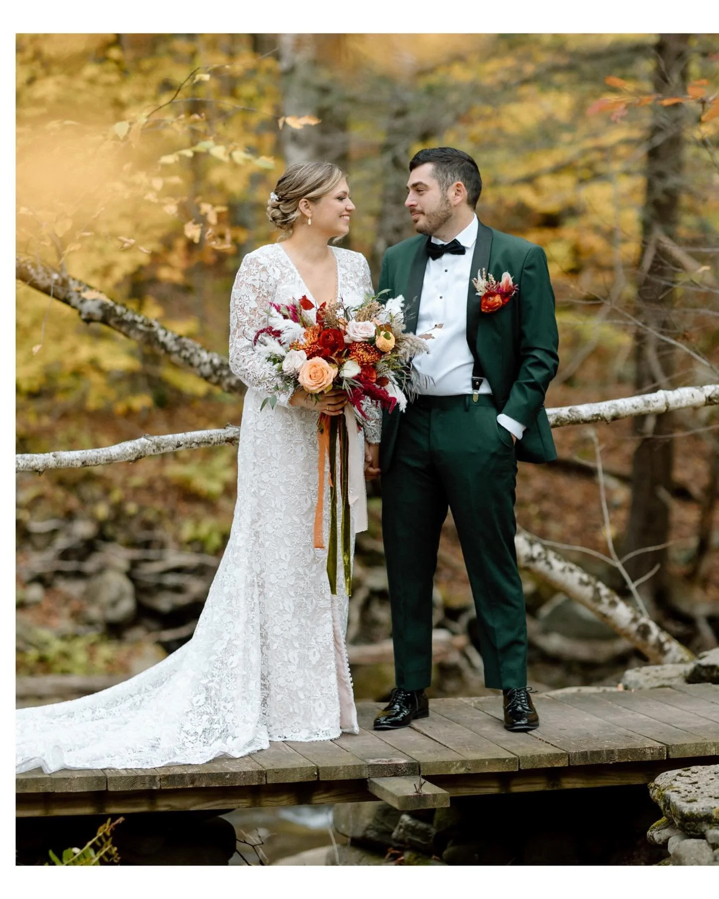 I remember years ago on a lunch break at work, my coworker Christian told me he met a girl named Marissa and was super excited to take her on a date. Fast forward years later to this crisp October day in the Catskills 🍂 What a full circle moment, I 