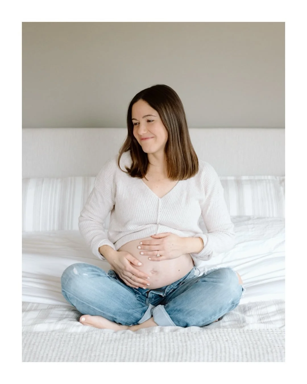 the coziest at home maternity session with the Panek&rsquo;s &amp; big brother Oakley 🐾