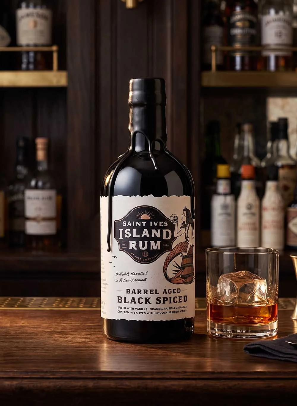 Saint-Ives-Island-Rum-Barrel-Aged-Black-Rum-The-Rum-Company 2 3.jpg