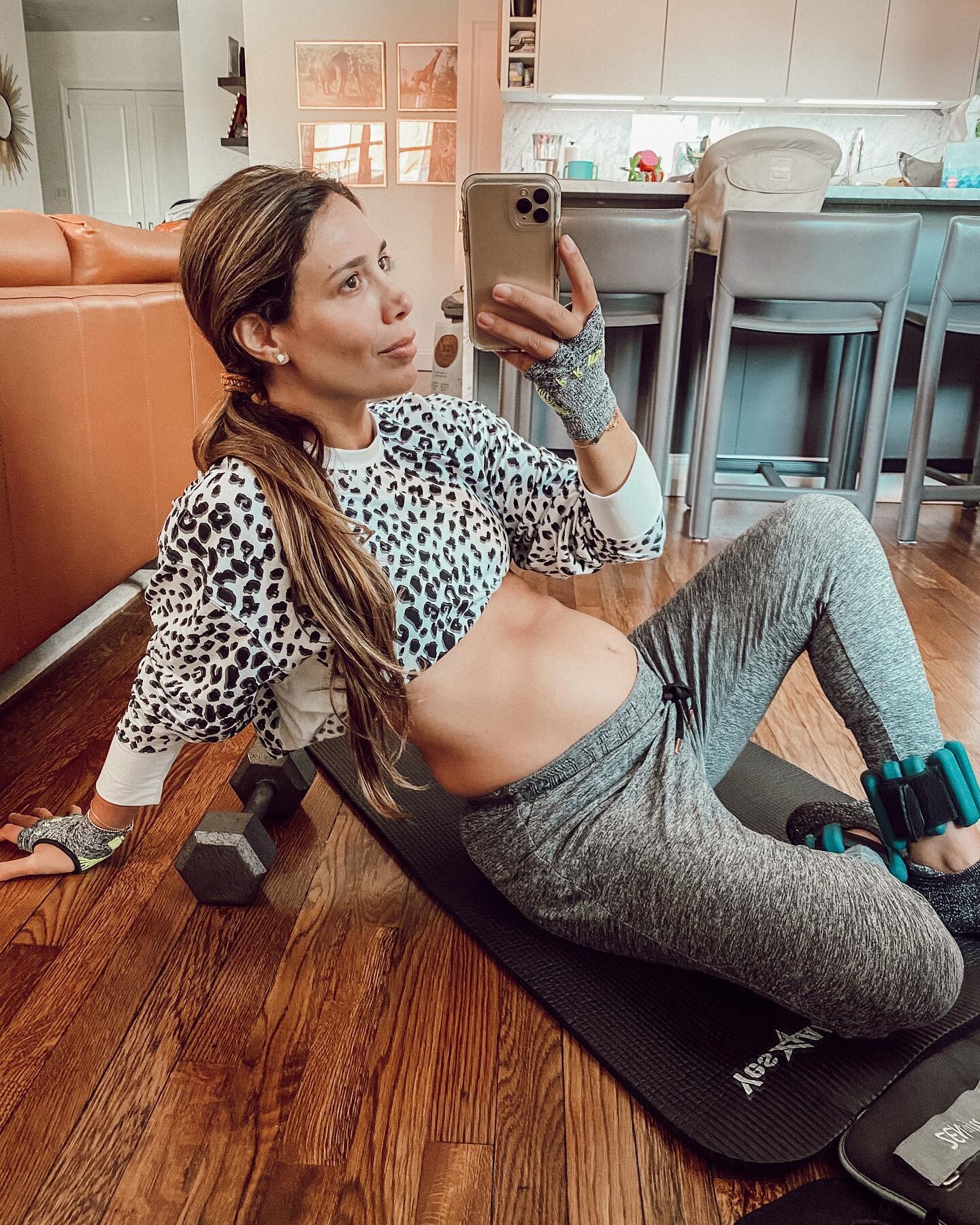 REAL TALK- I&rsquo;m not sure what % of this belly is bloat and what is baby 😂🤰🏻 but hey, embracing all the body changes with as much grace as I can. You&rsquo;d think after already experiencing my body expanding (gained 60+ lbs with David) would 