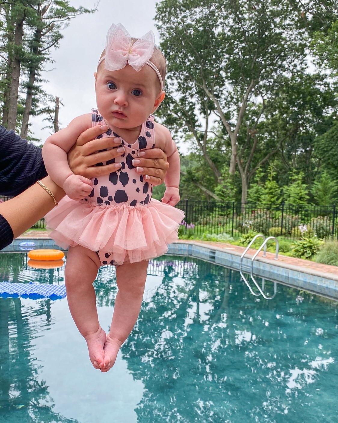 4 months of princess Serena P serving us with outfit inspo &amp; facial expressions ❤️&zwj;🔥

P.S. can&rsquo;t believe my baby is 4 months old today 🥺
#SerenaPaige #4monthsold #poolday #beachlook #poolattire #princessp