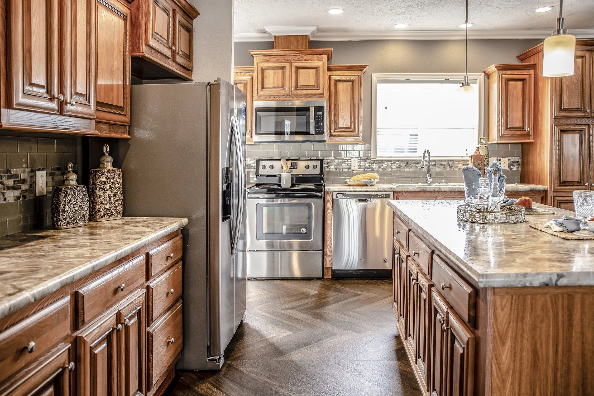 Skyliner 6334B kitchen 4.jpg