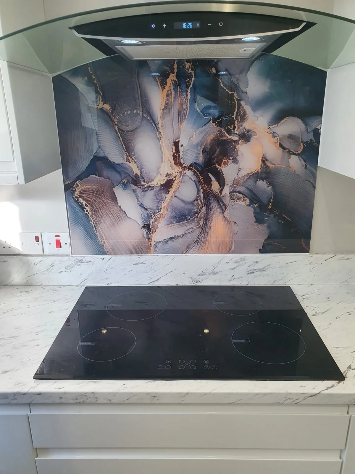 Glass splashbacks NI 
