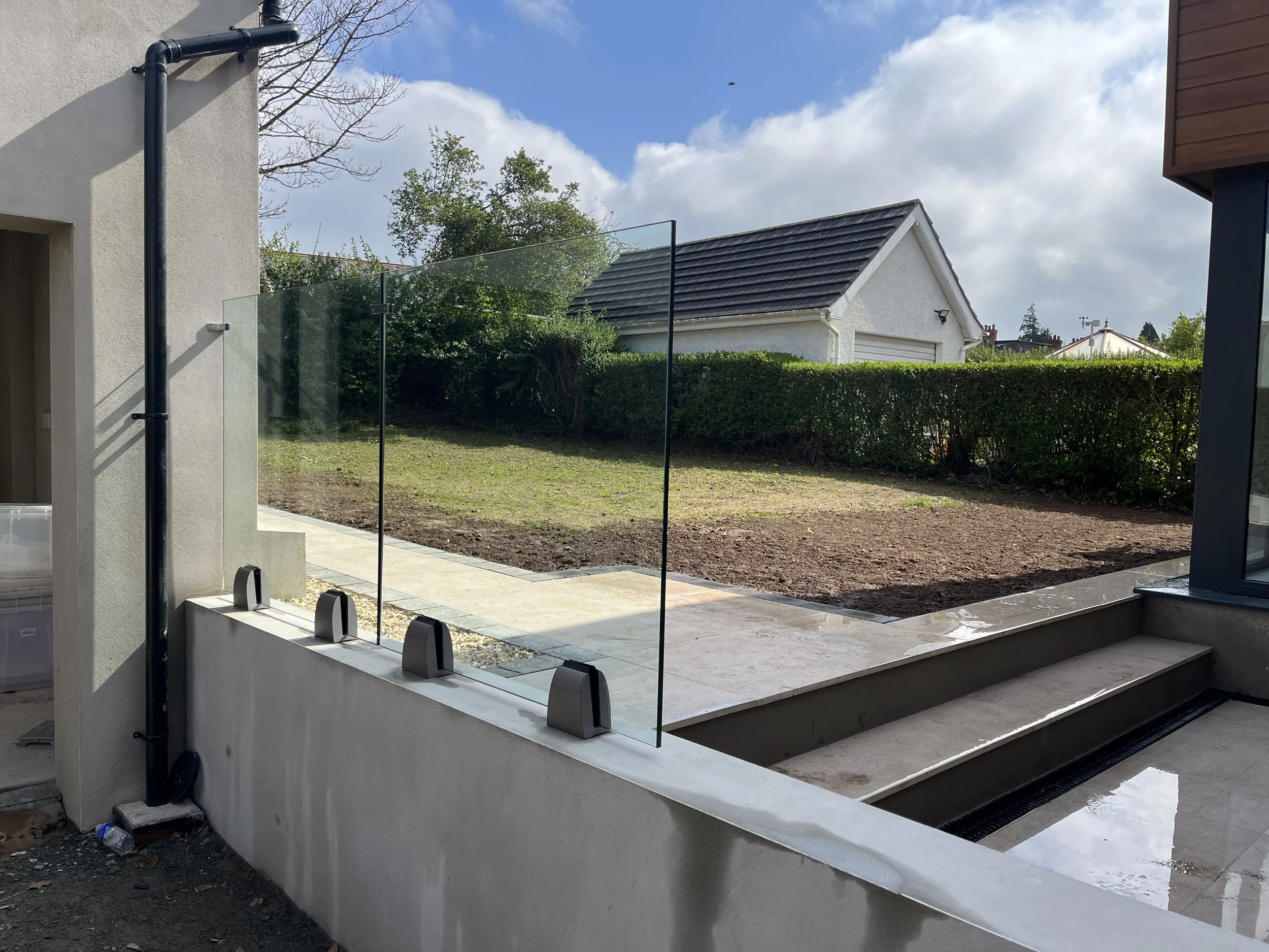 The semi-frameless balustrade Northern Ireland 