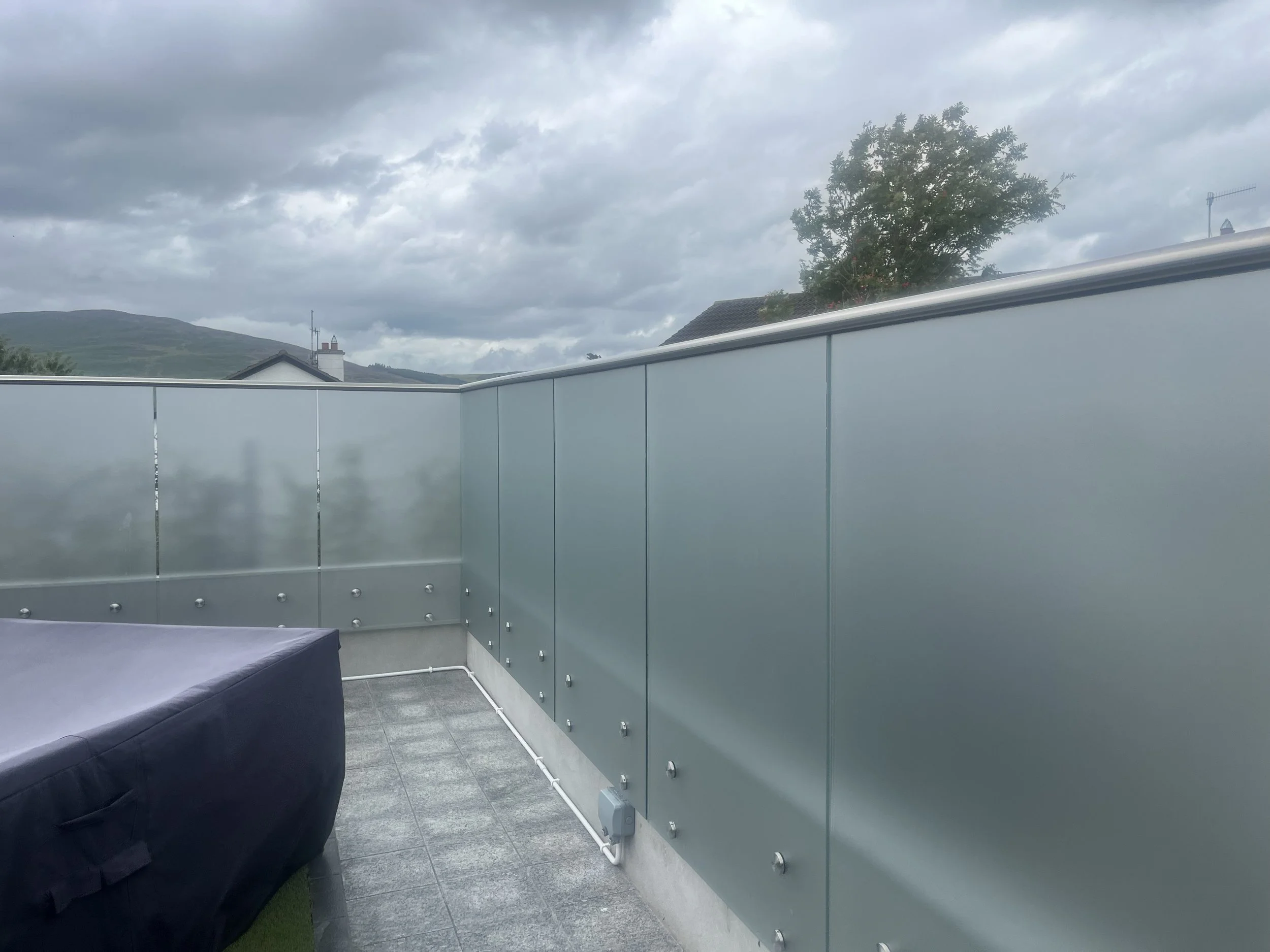 GLASS PRIVACY SCREENS BELFAST 