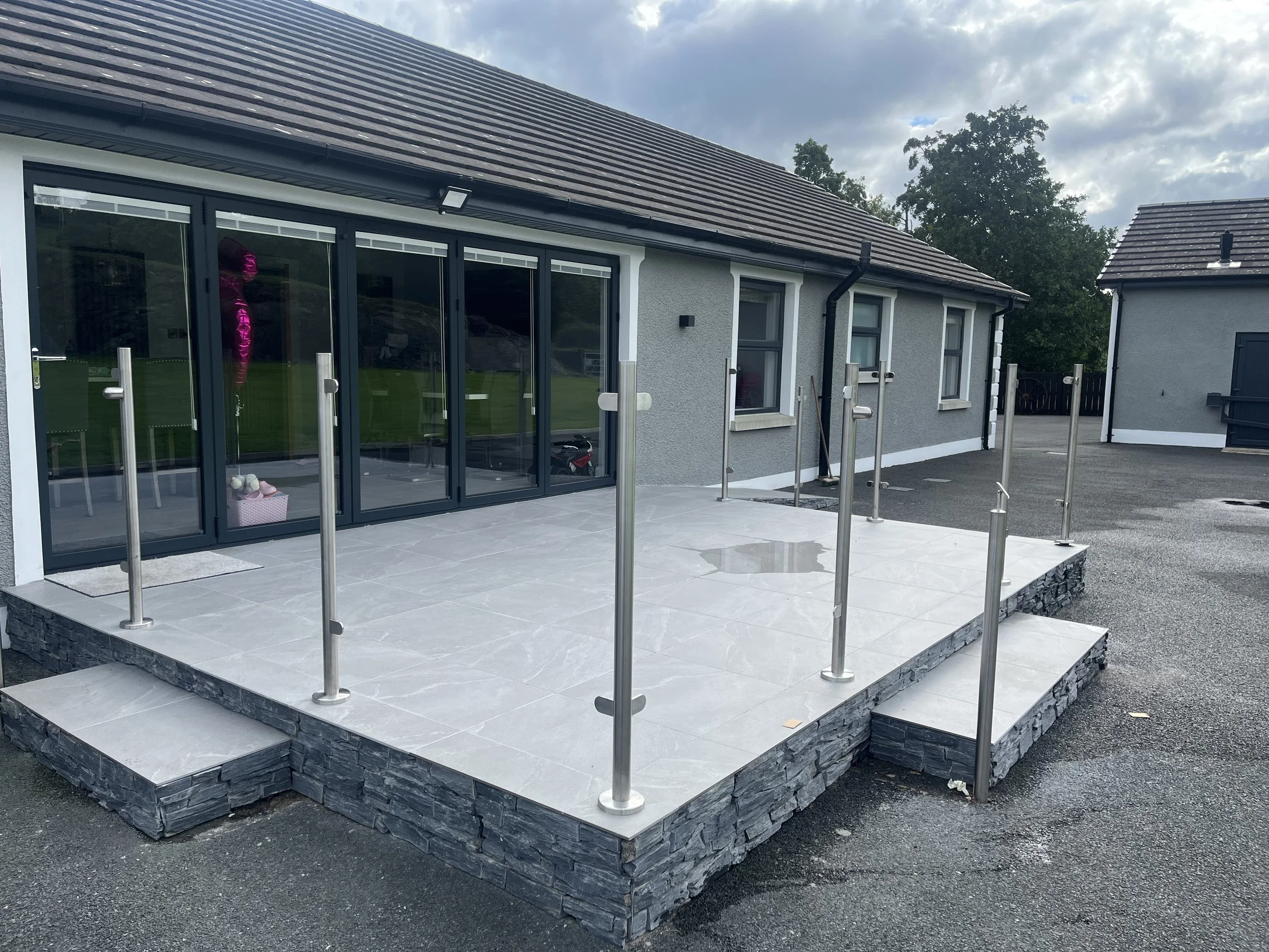 Stainless steel post and glass balustrades: A stylish and durable solution for your home