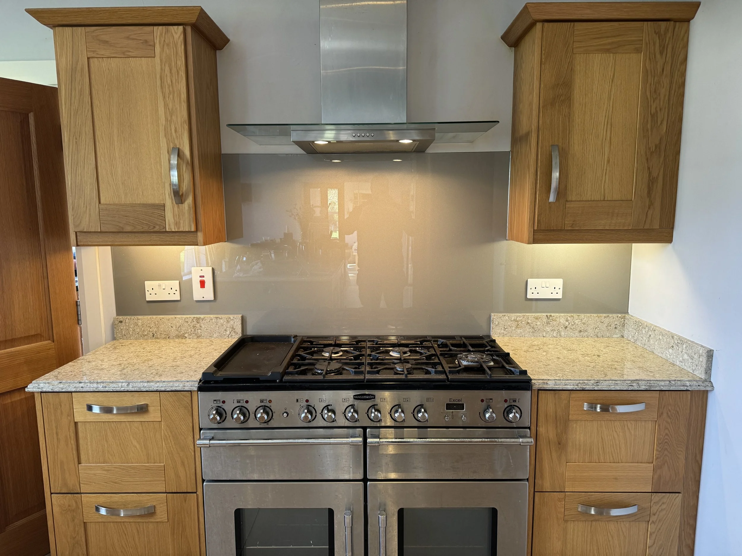 Spice Up Your Kitchen with Style &amp; Safety: Coloured Heatproof Glass Splashbacks by Stile Glass, Northern Ireland