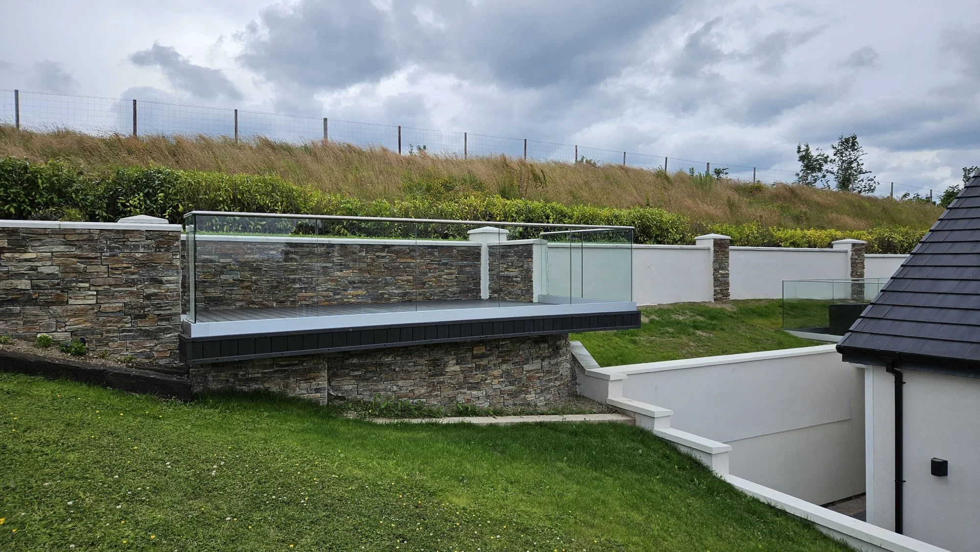 Frameless Elegance: Glass Balustrades for Your Composite Decking Northern Ireland 