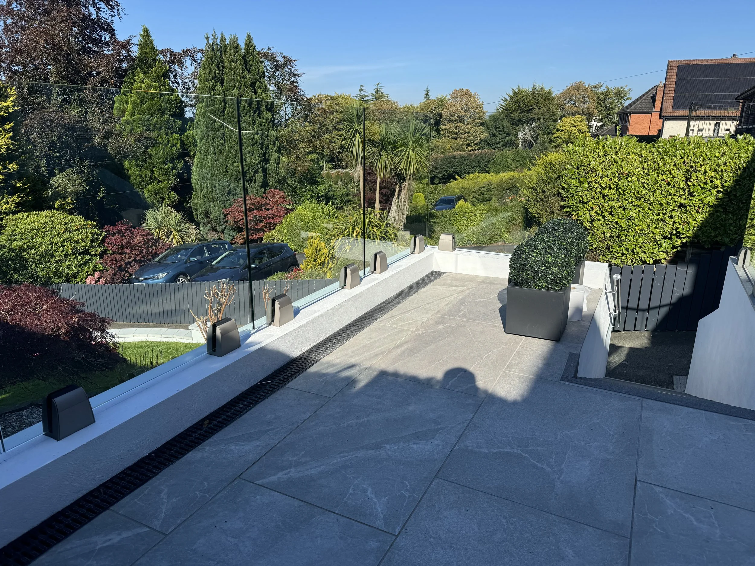 Bringing the Modern Look to Belfast: A Guide to Glass Balustrade Installation