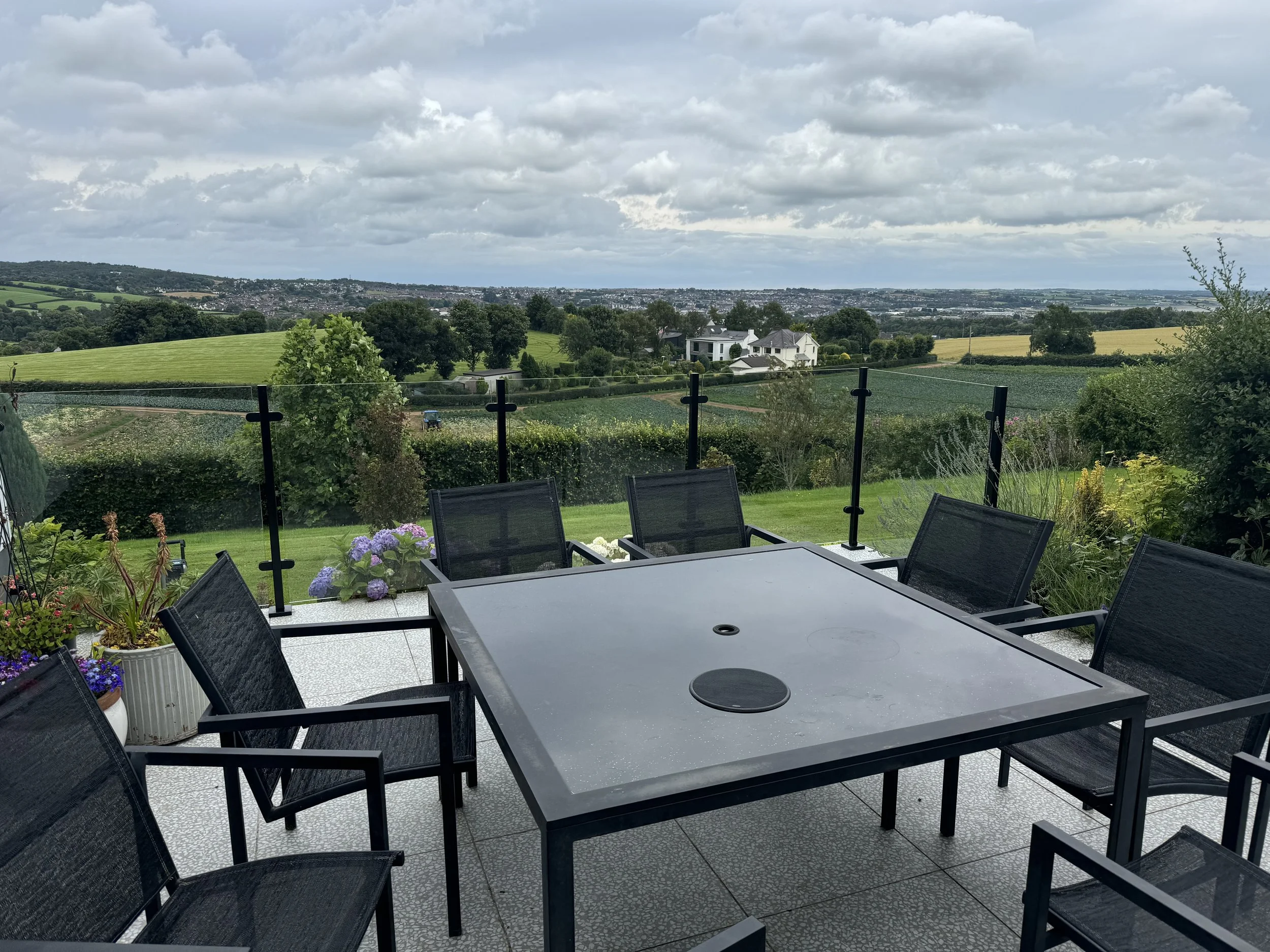 Glass Balustrades: Achieving Luxury Within Reach