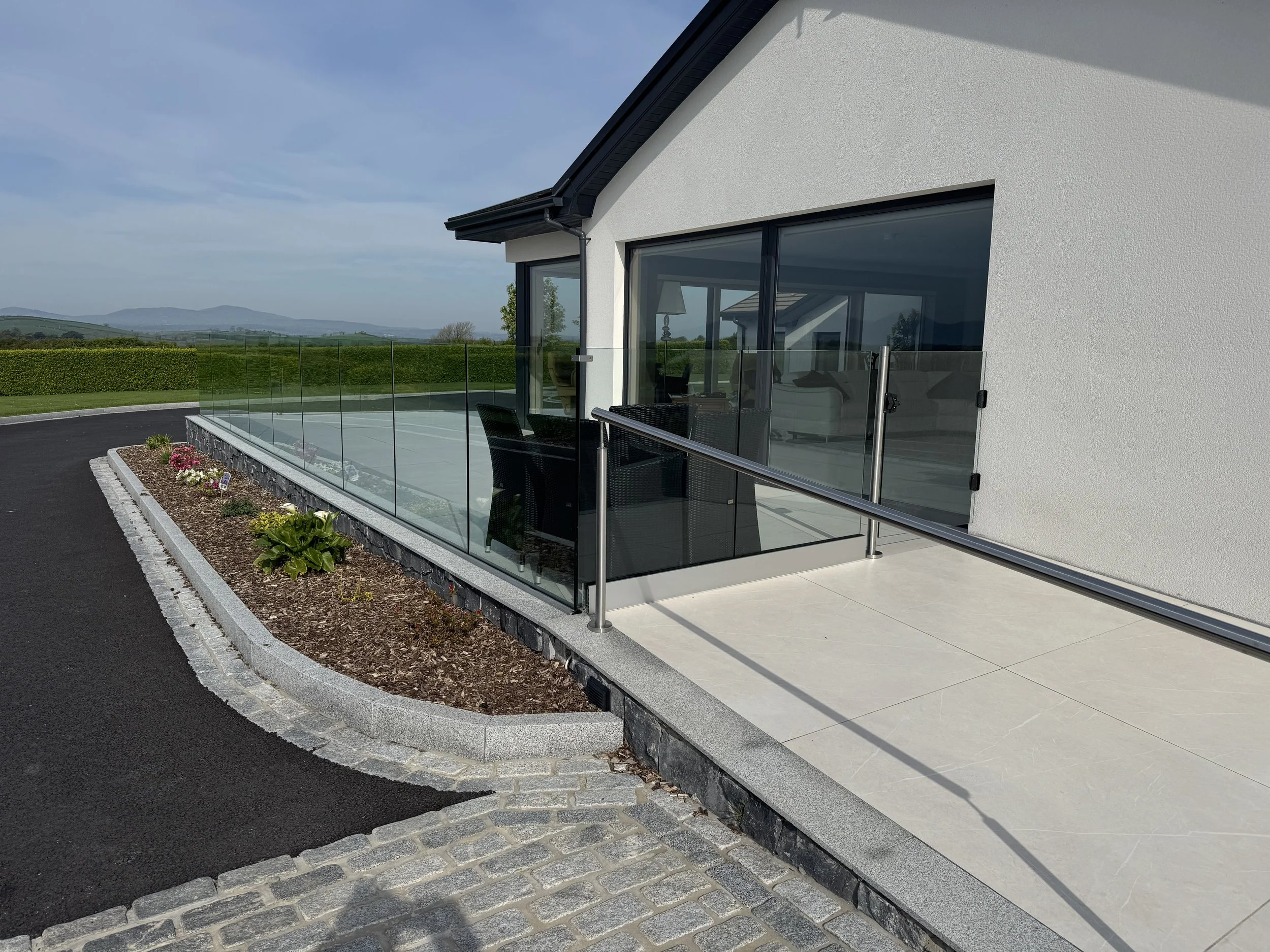 LOW MAINTENANCE APPEAL OF GLASS BALUSTRADES
