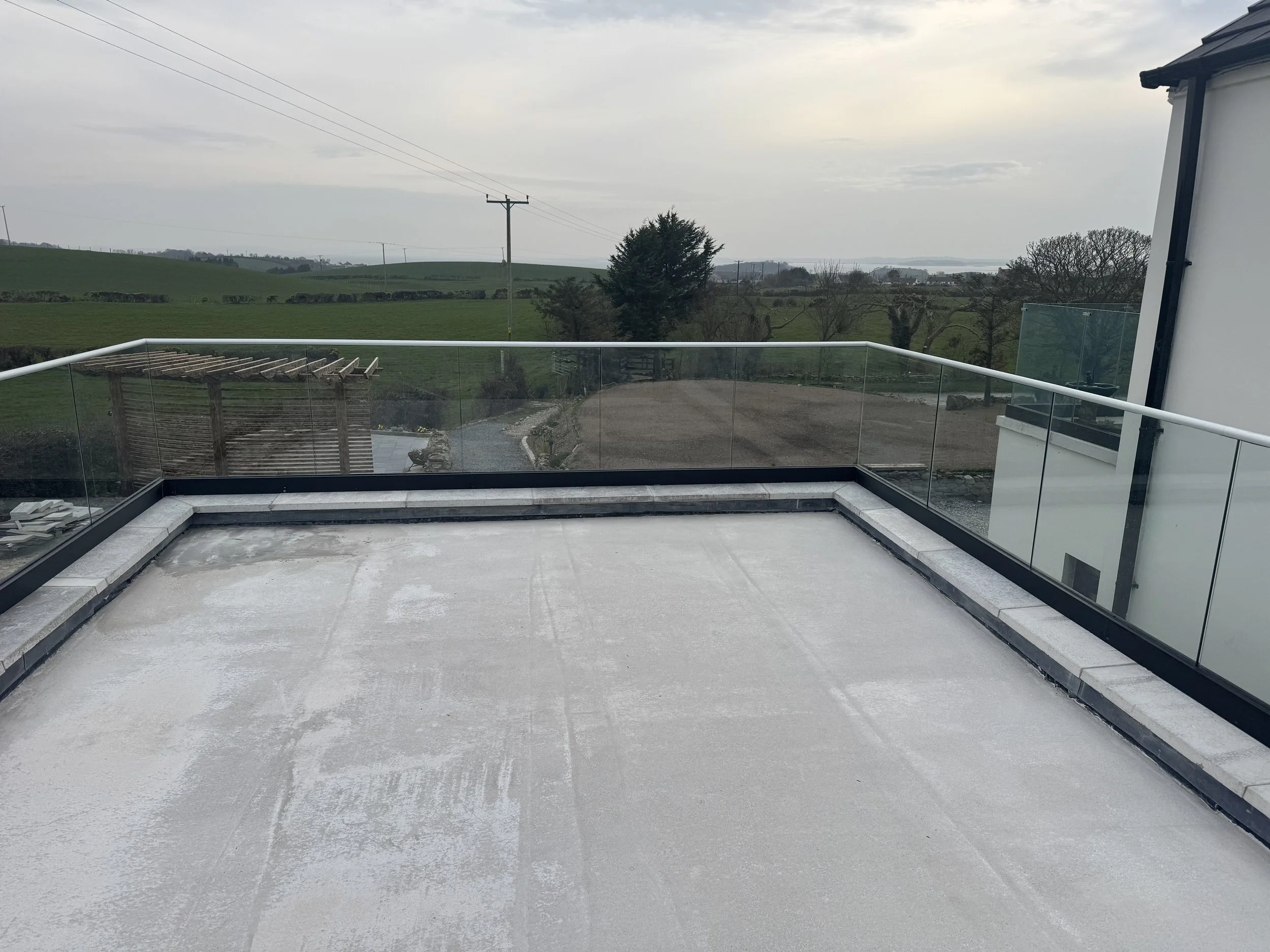 Make the Most of Your Outdoors: Glass Balustrades for Patios &amp; Decks