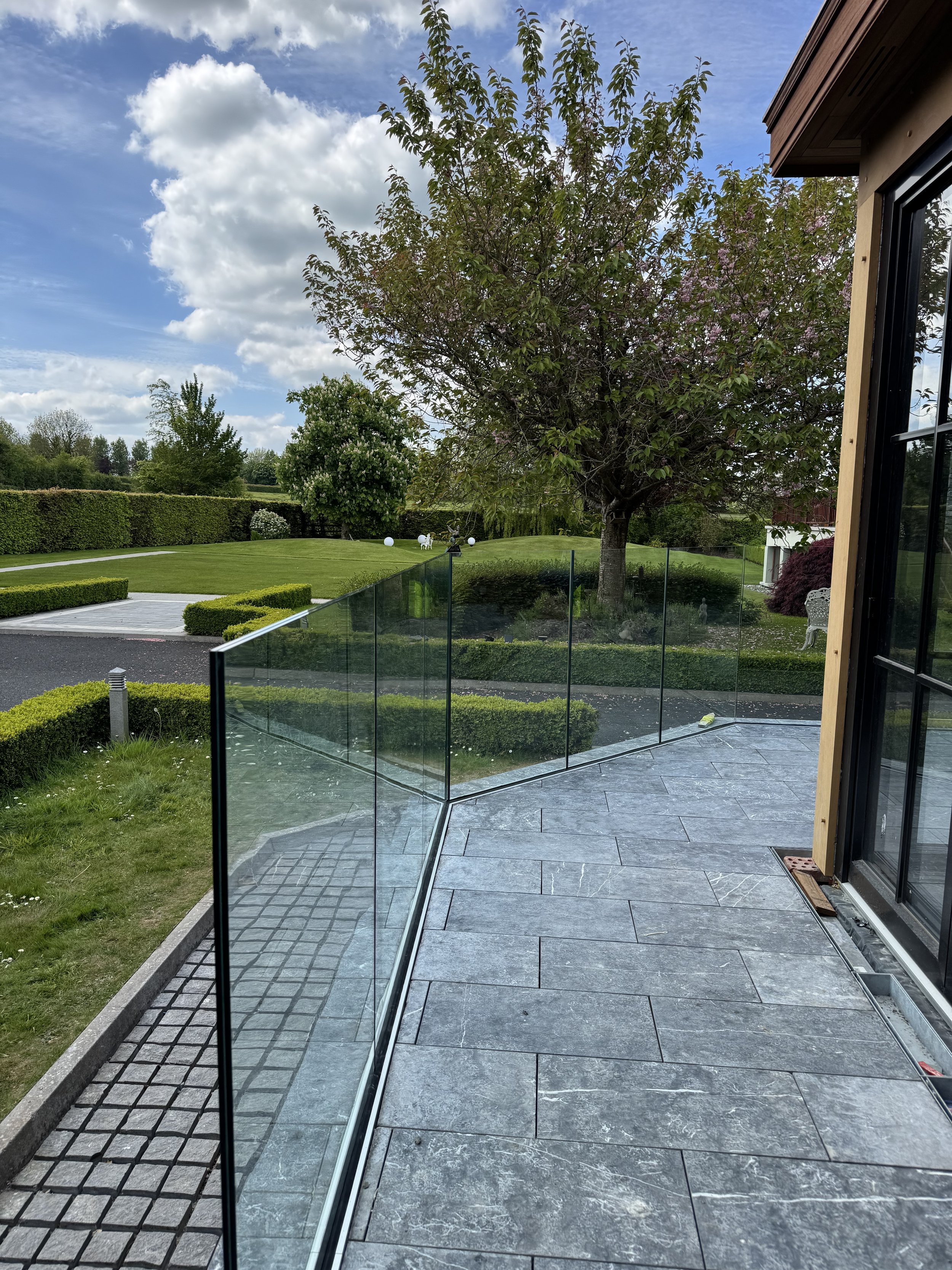 STILEGLASS CAN HELP PLAN YOUR GLASS BALUSTRADE 
