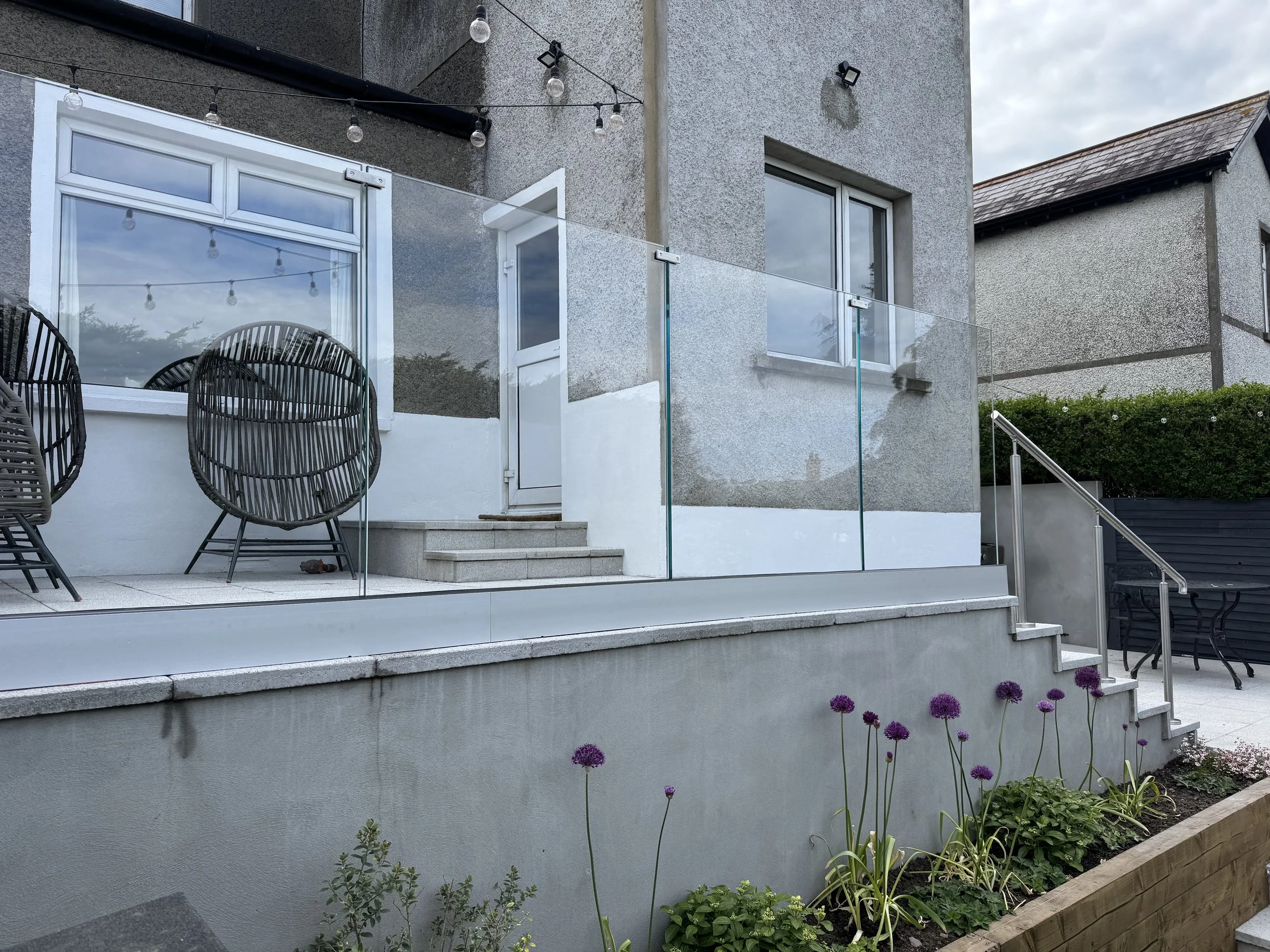 ENHANCE YOUR OUTDOOR AREA WITH A GLASS BALUSTRADE FROM STILEGLASS