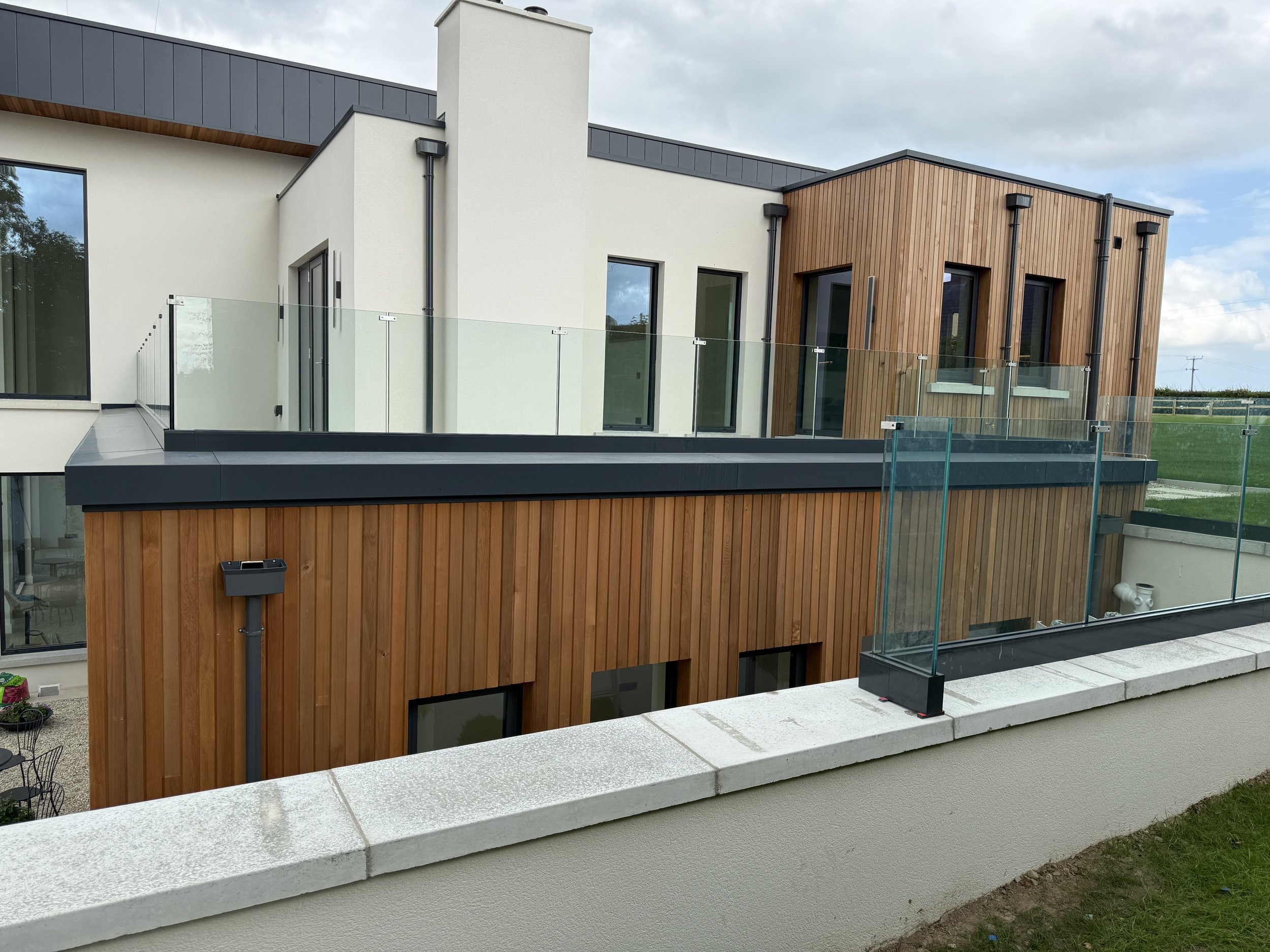 Local Expertise, Global Standards: Glass Balustrades for Your Home