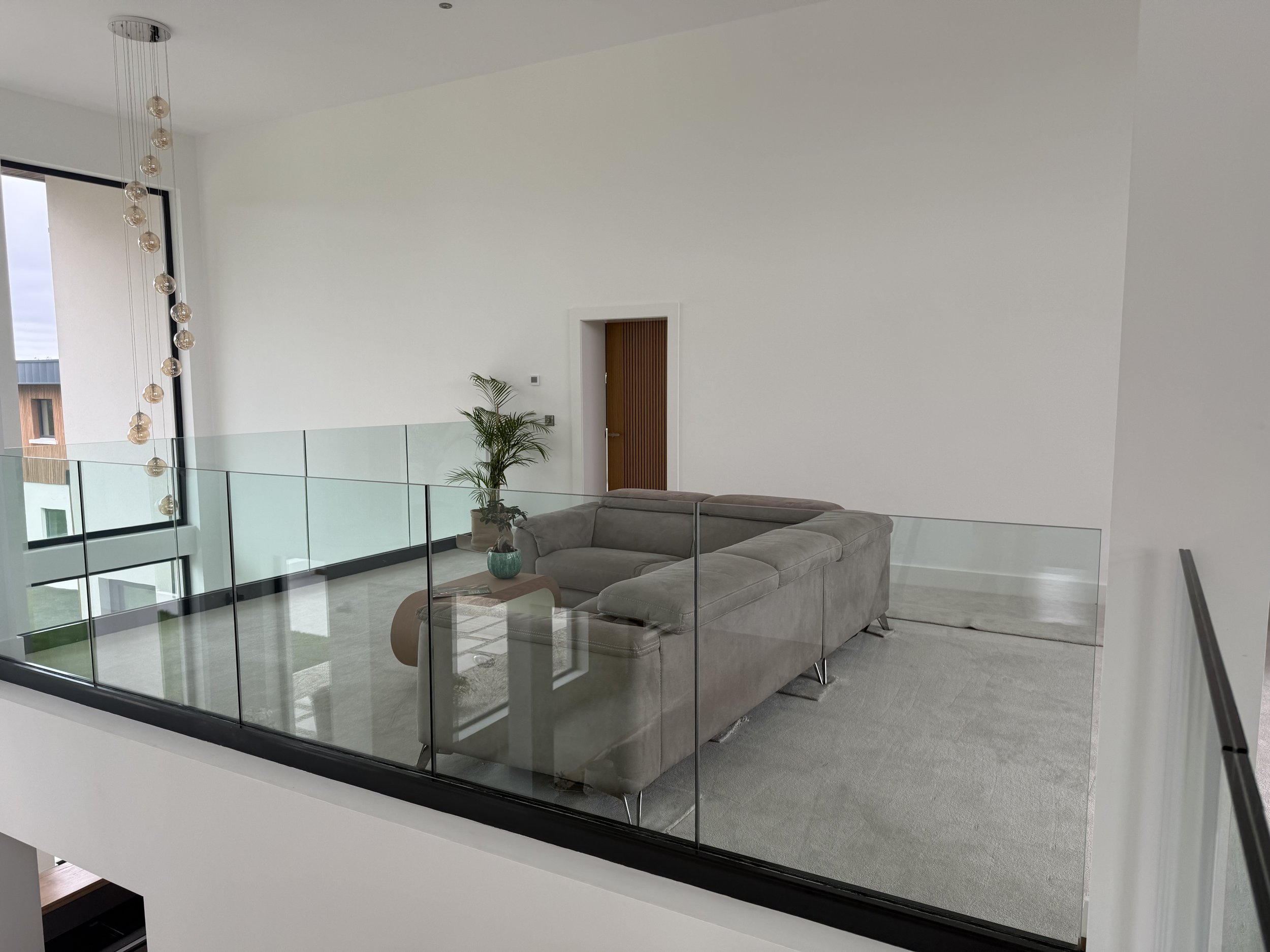 Choosing the Perfect Glass Balustrade