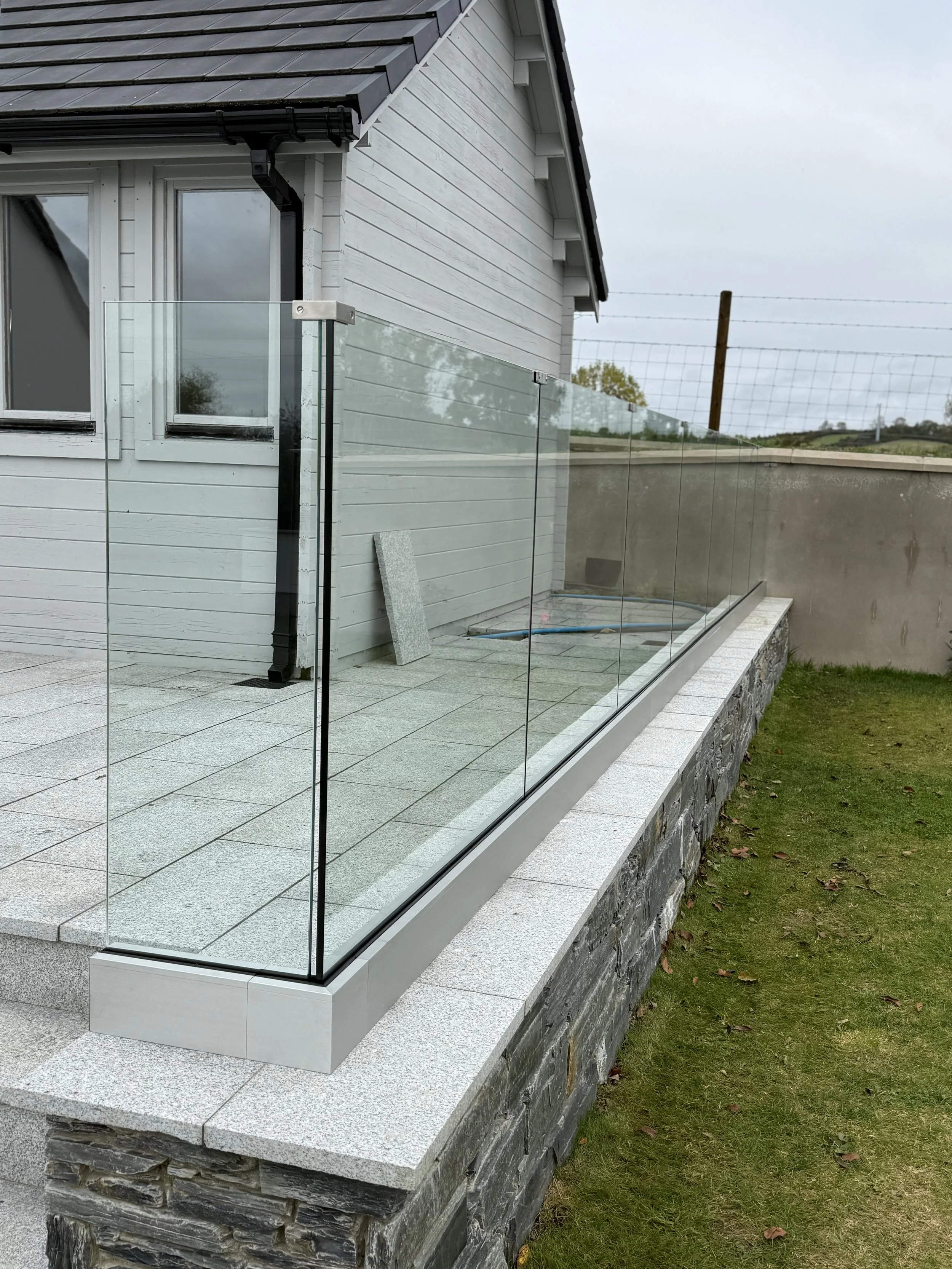 SLEEK, SAFE, AND STYLISH: DEBUNKING GLASS BALUSTRADE MYTHS