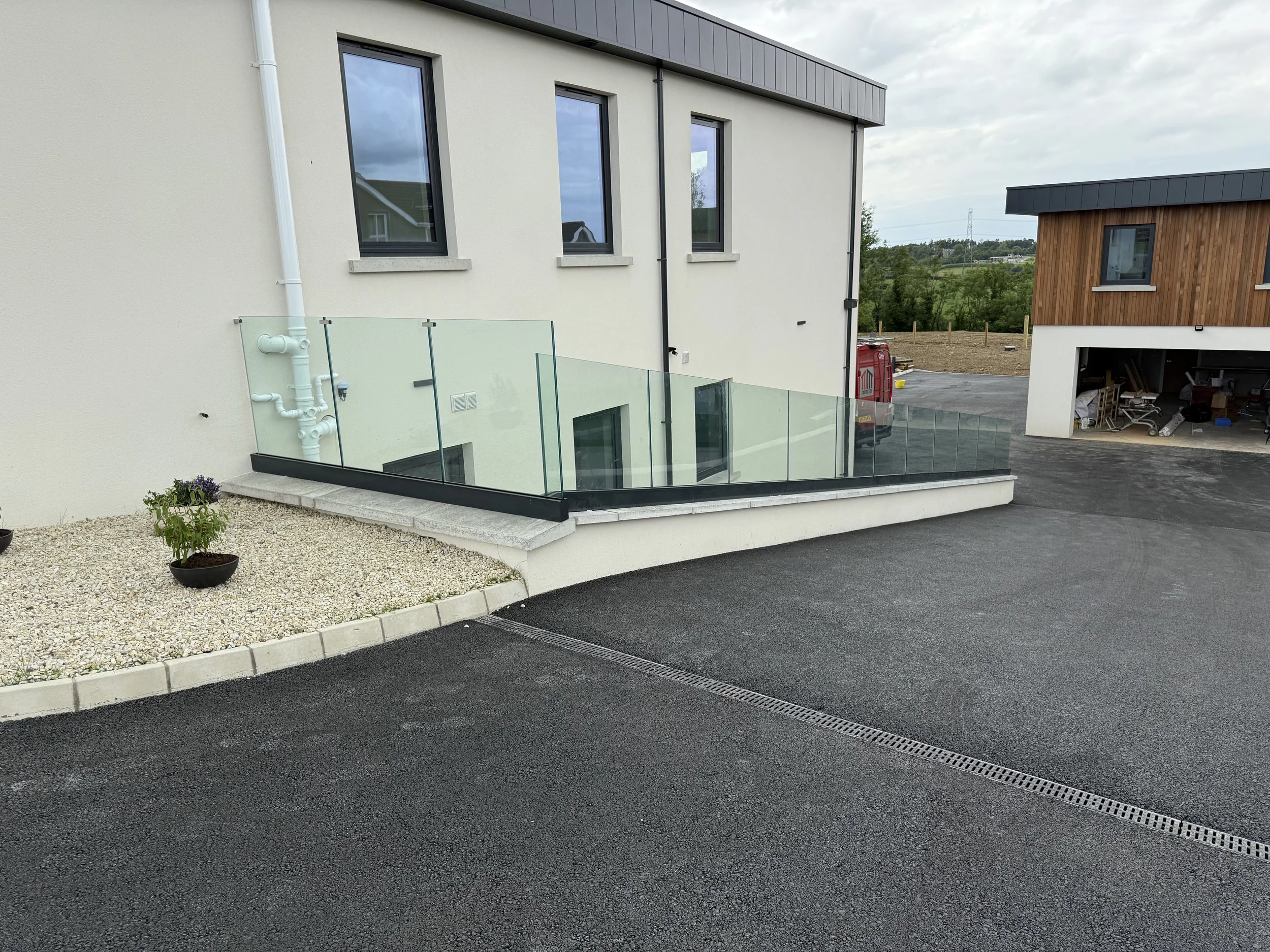The Clear Choice: Why Glass Balustrades are Reimagining Outdoor Living