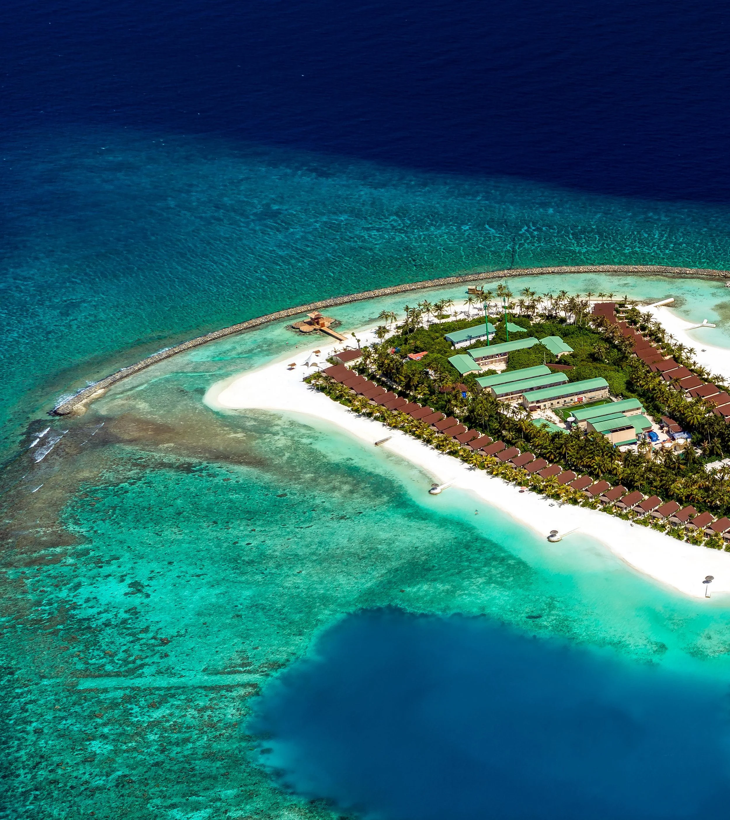 Aerial view of OBLU Select Sangeli

#maldives #maldivesresorts #lagoon #allinclusiveresort #maldivestrip