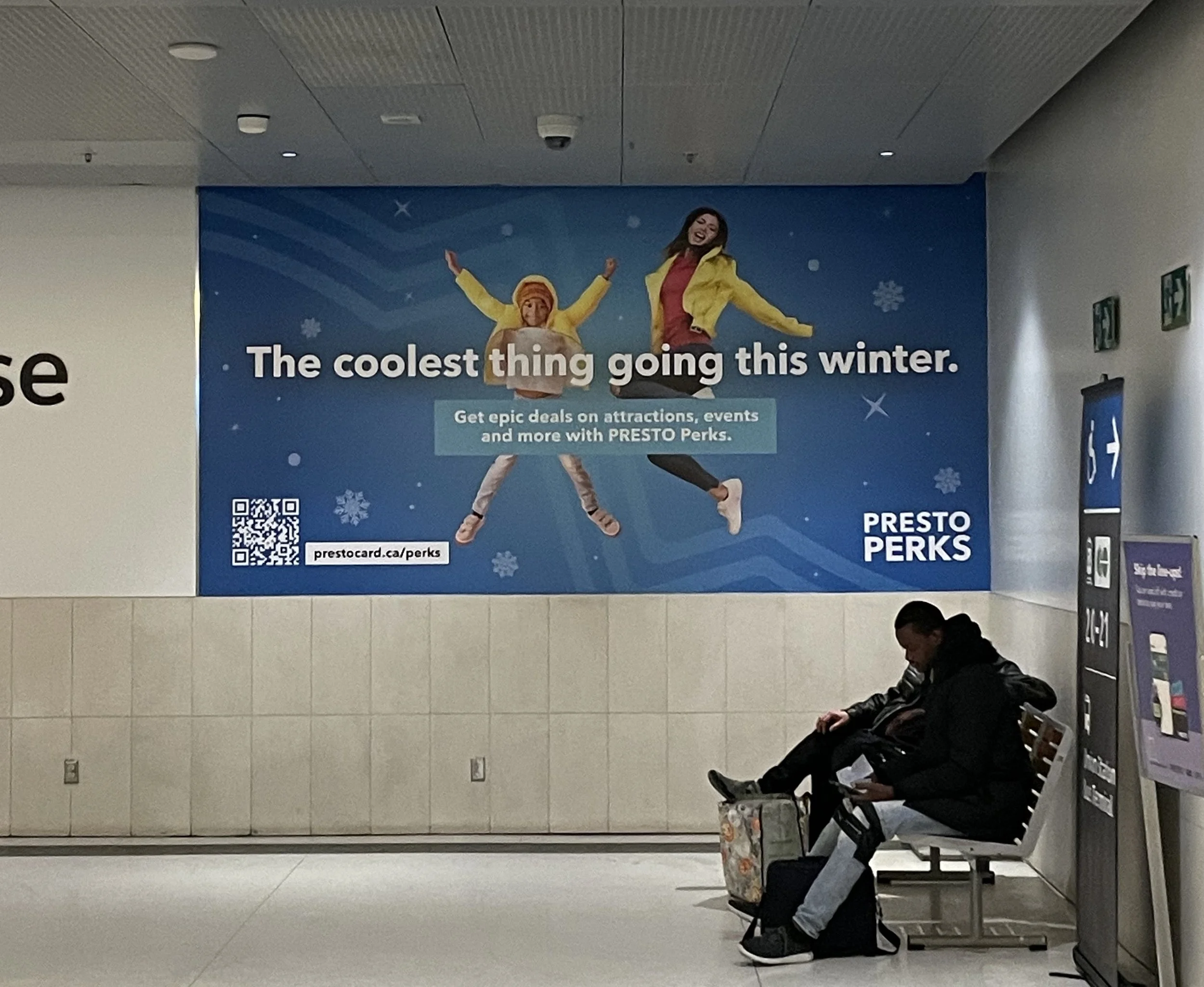 PRESTO Perks Winter Wall Mural