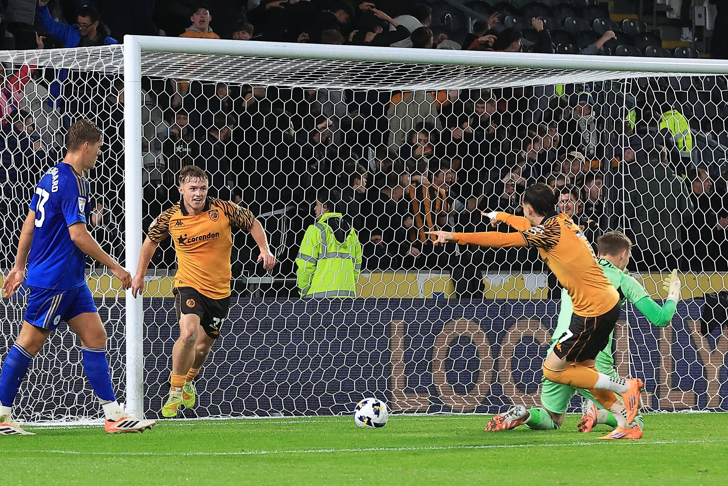 Tigers tame Foxes to make it three wins on the spin