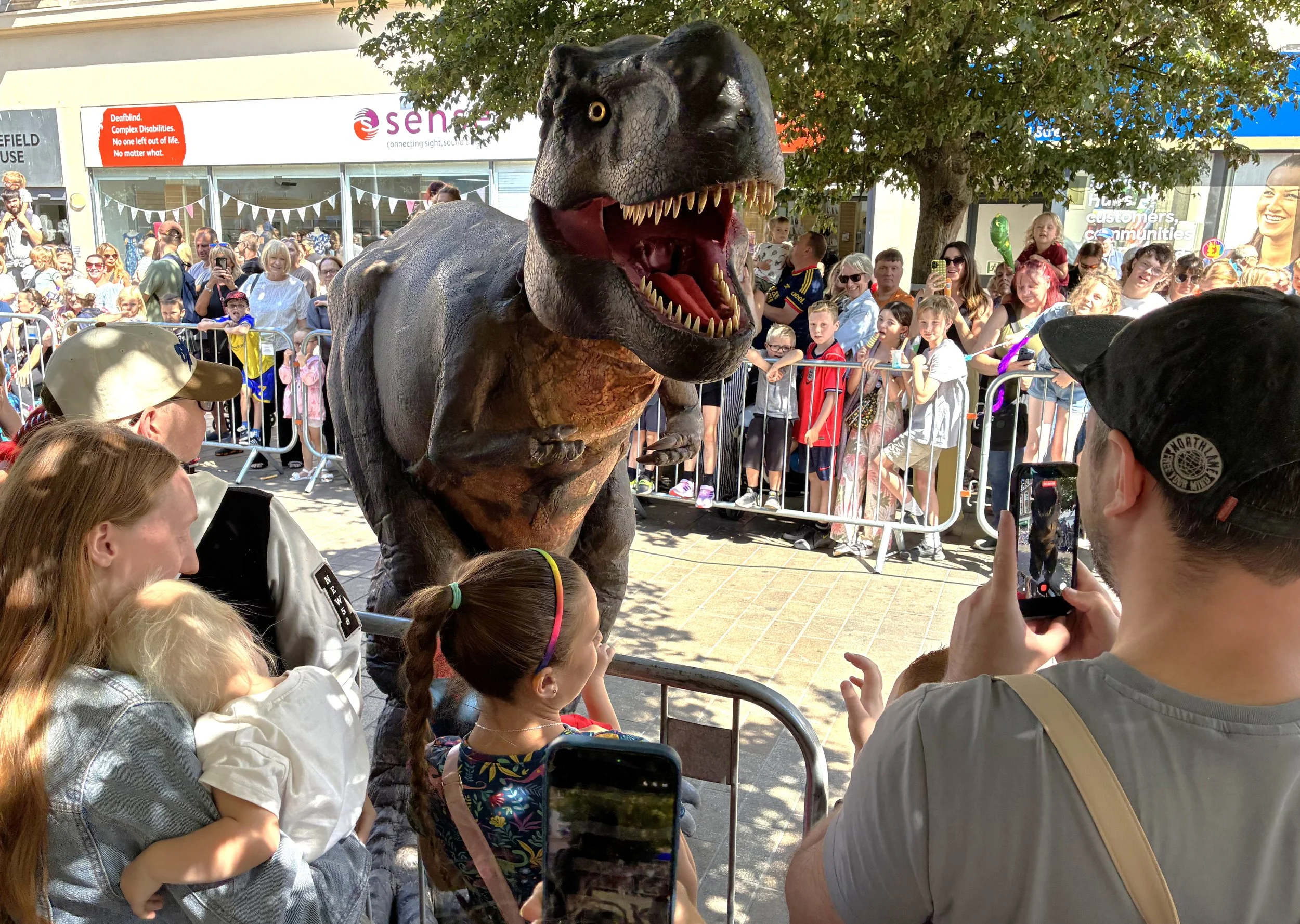 HullBID celebrates ballot success and Dino Day