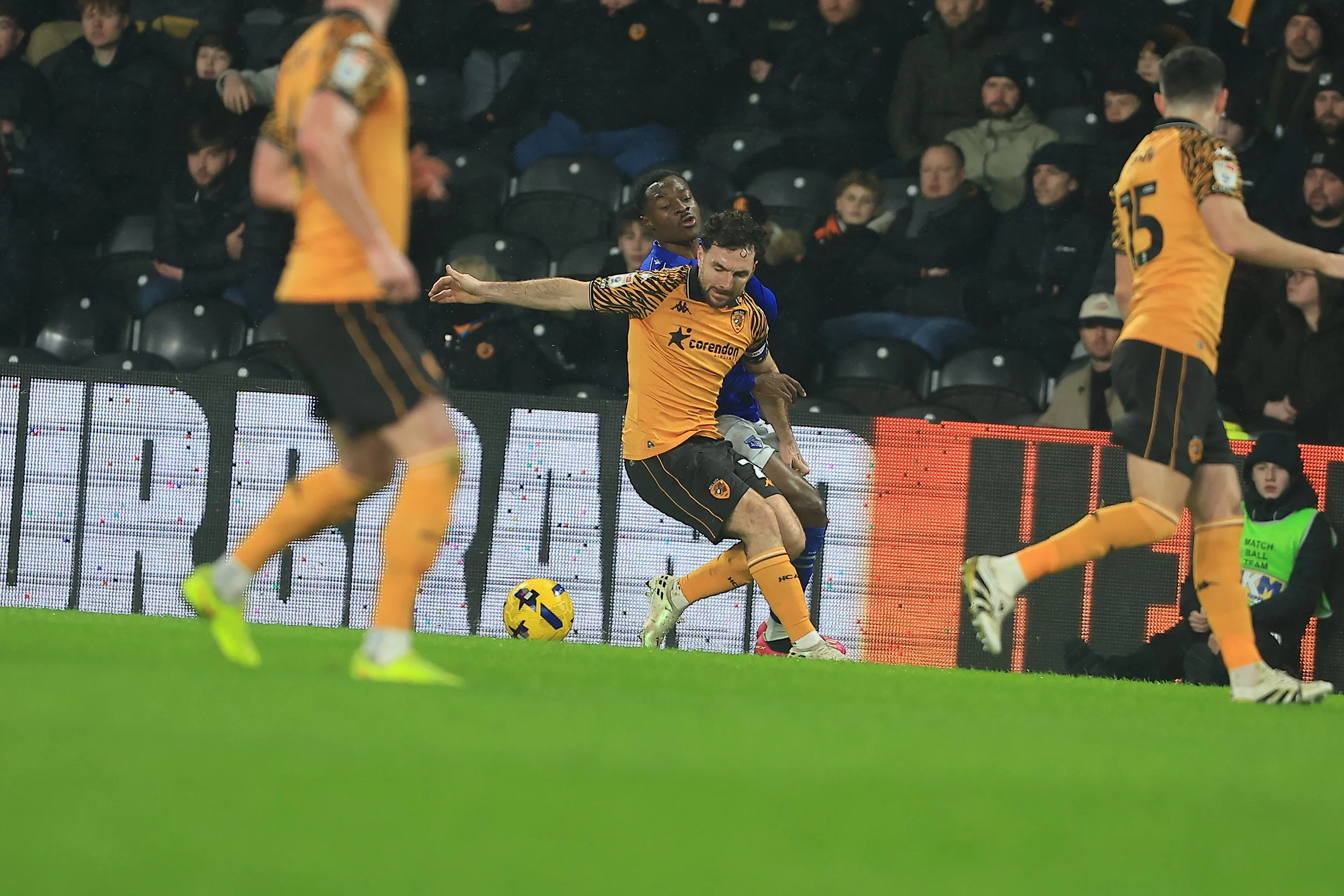 City stretch unbeaten run to 11 against The Hornets 