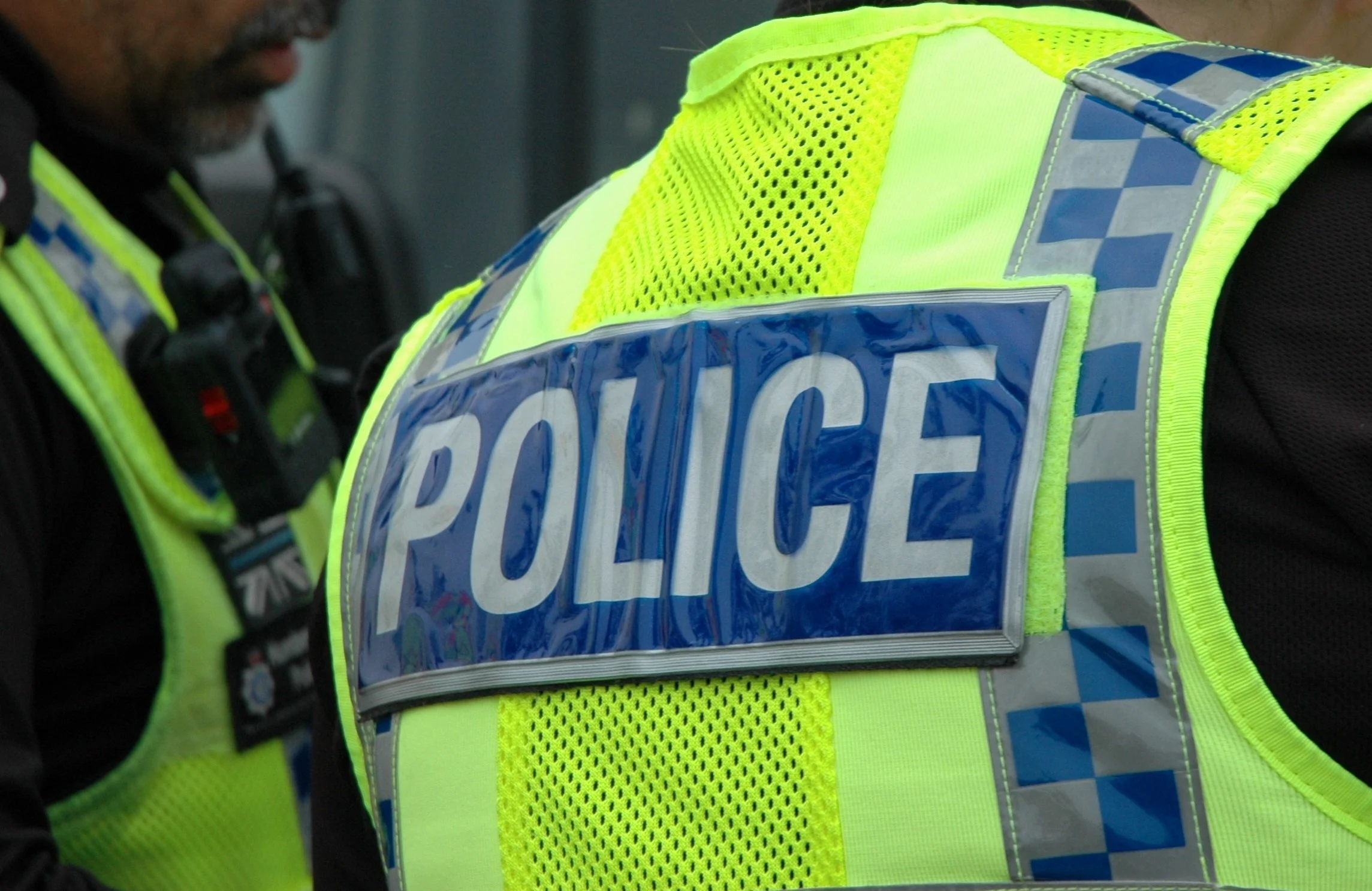 Man arrested after ‘stolen police uniform and machetes’ found in car