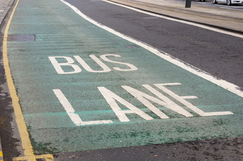 Через час ланэ 1 чисто вымытый. Bus Lane. Lane картинка для детей.