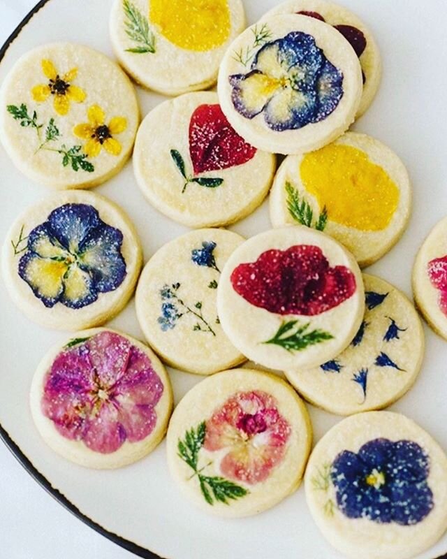 These deliciously gorgeous lavender shortbread cookies are one of our bestsellers!  Perfect for a favor or an accompaniment to some of our organic tea and honey!
