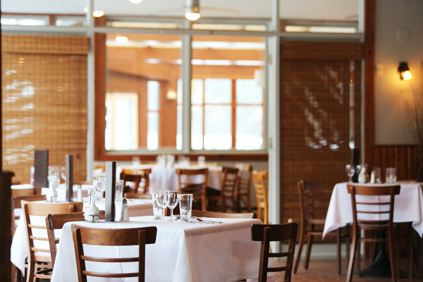 A picture of the dining hall of a restaurant