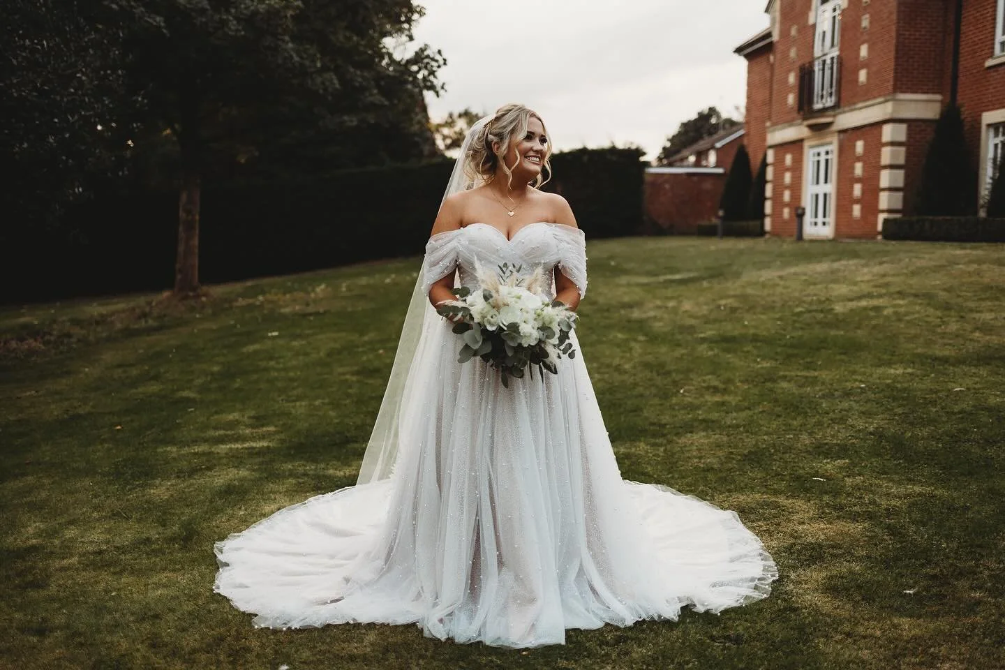 CAN WE TAKE A SECOND to appreciate @meeghowarth 😍