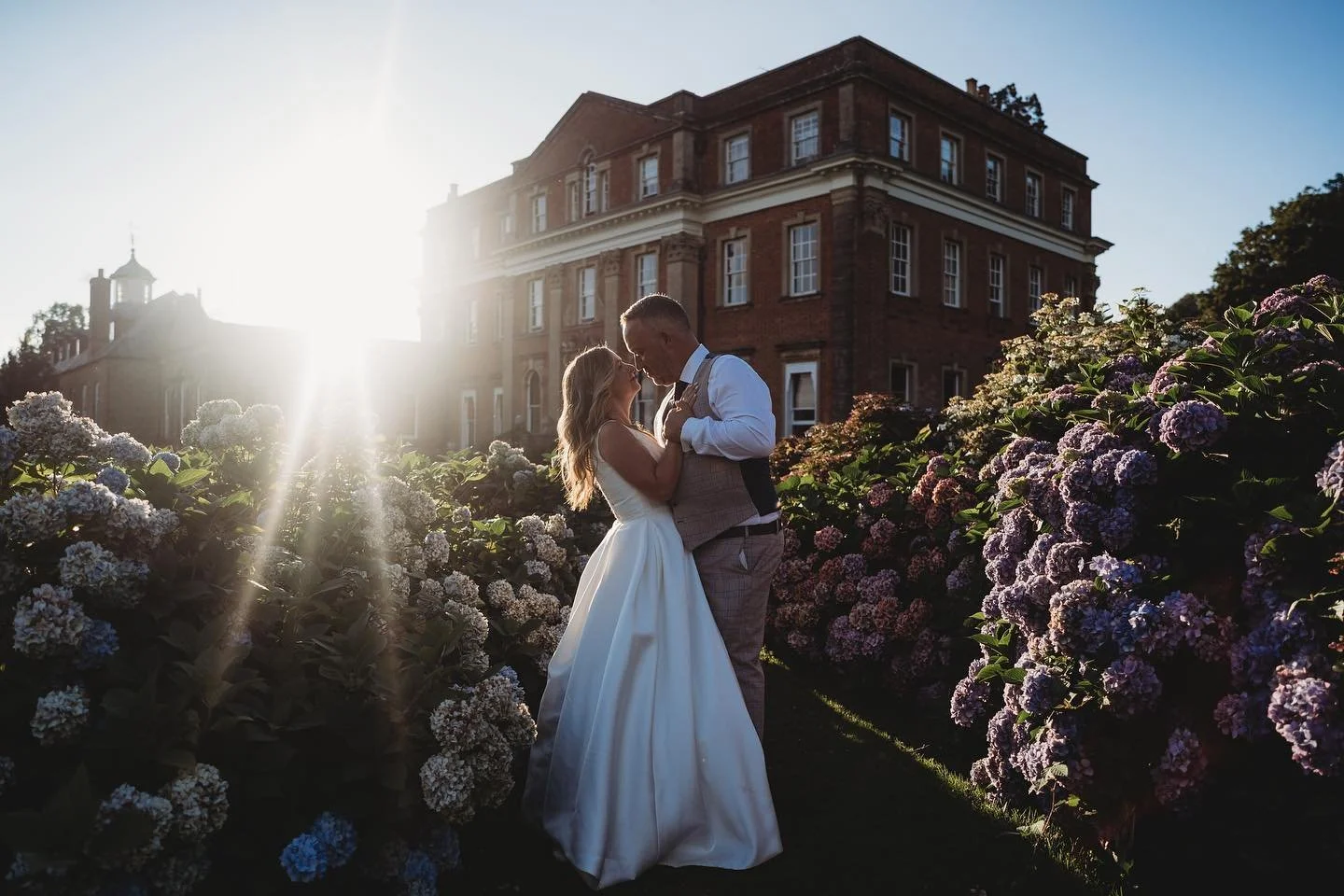 ⚡️ I&rsquo;m back bitches! ⚡️ Was absolutely awesome capturing Mr &amp; Mrs Moore&rsquo;s day!! Was great being present at wedding! Missed my baby girl like mad though!