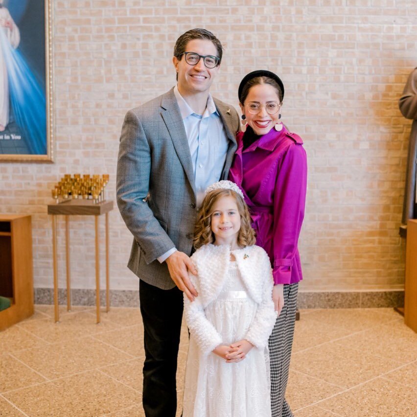 One of our greatest honors &mdash; to be this little&rsquo;s and her sister&rsquo;s aunt and uncle. Congratulations sweet Siena on your first communion. We were so grateful to be part!

📸 @canonsawyer